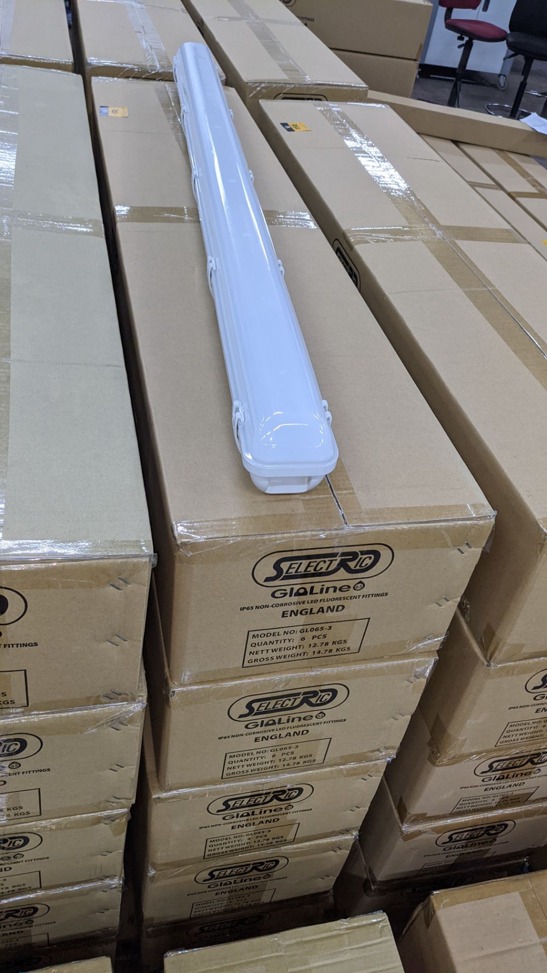 30 off IP65 non-corrosive LED fluorescent light fittings. Model GLO65-3, 4', single LED 20W, polyca