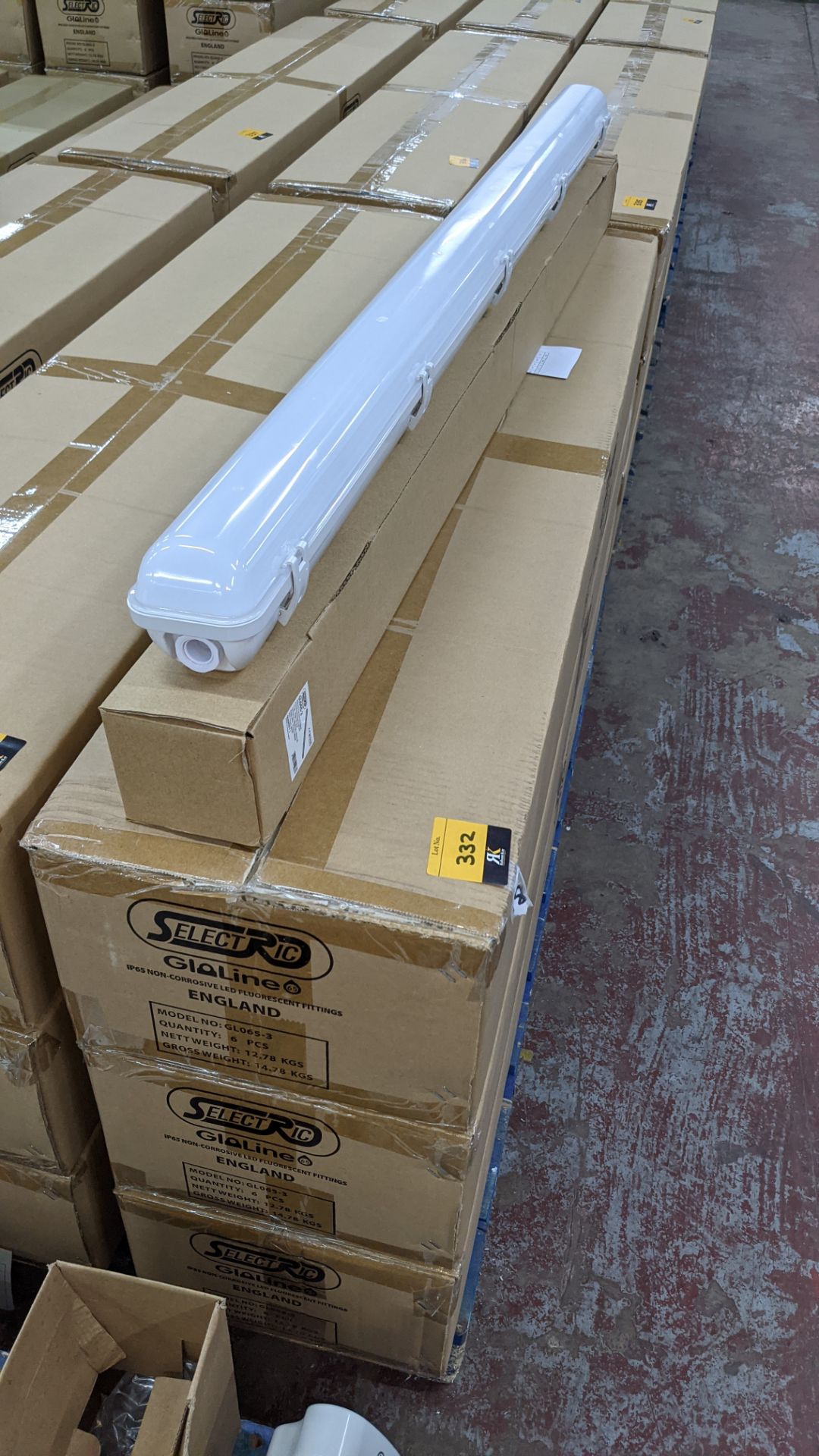 18 off IP65 non-corrosive LED fluorescent light fittings. Model GLO65-3, 4', single LED 20W, polyca