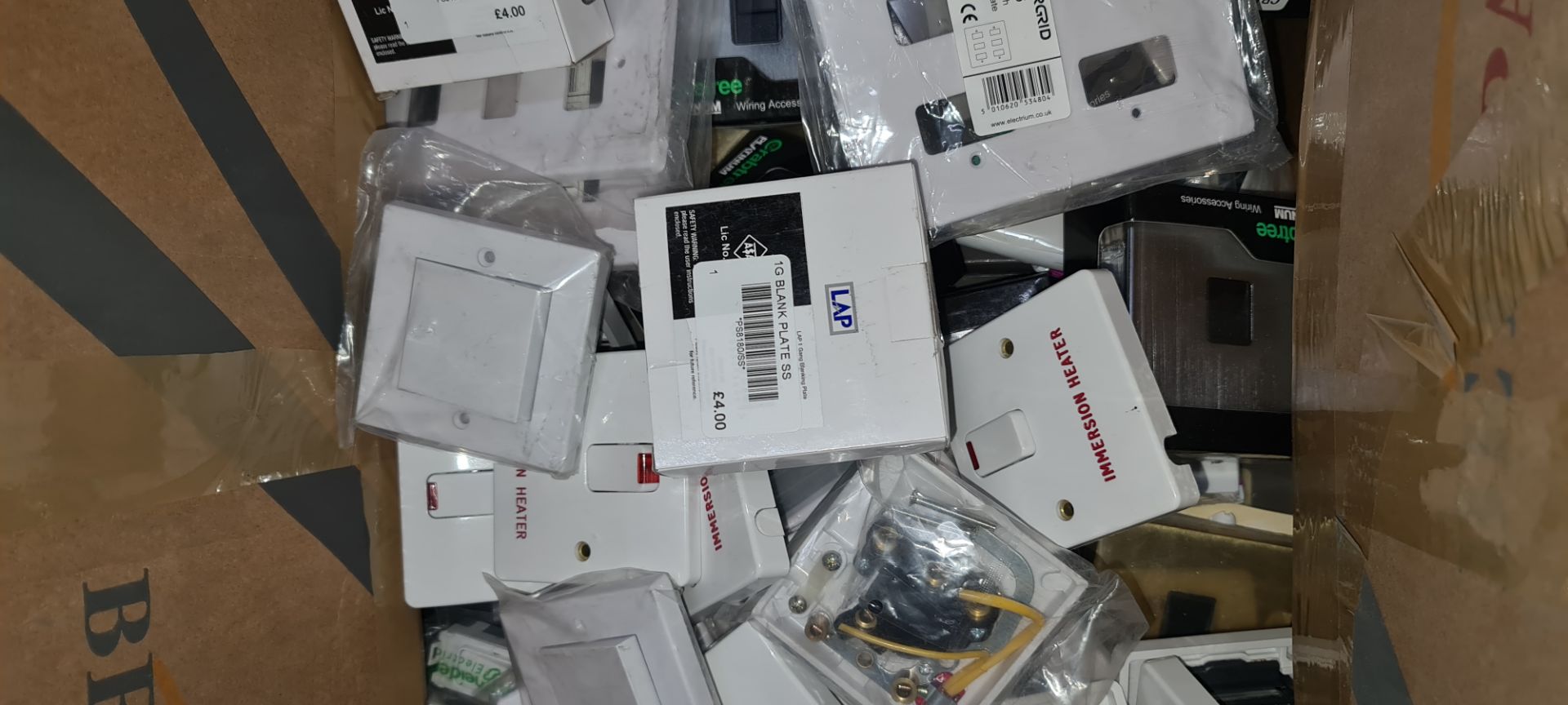 Large box of assorted switches & sockets by a variety of brands - Image 3 of 5