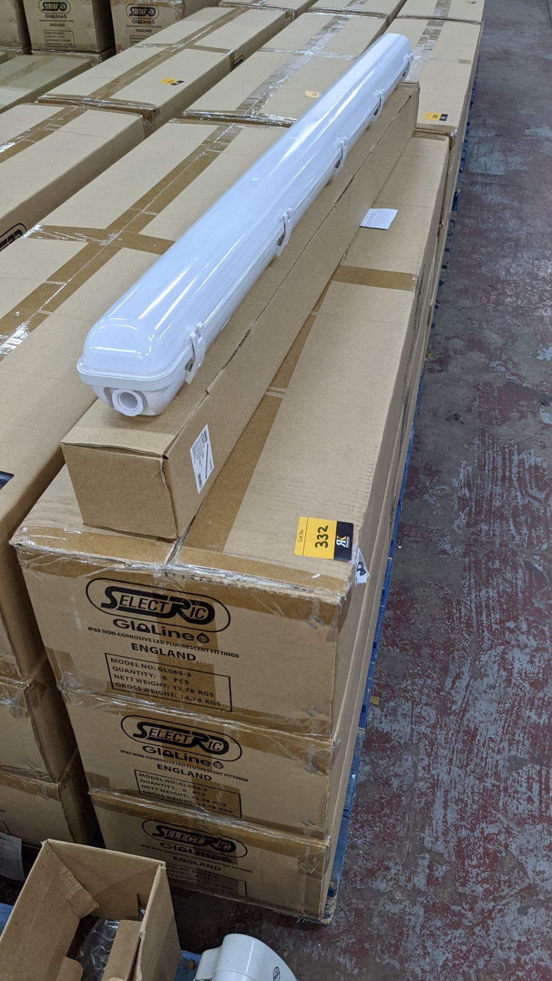 18 off IP65 non-corrosive LED fluorescent light fittings. Model GLO65-3, 4', single LED 20W, polyca - Image 2 of 7