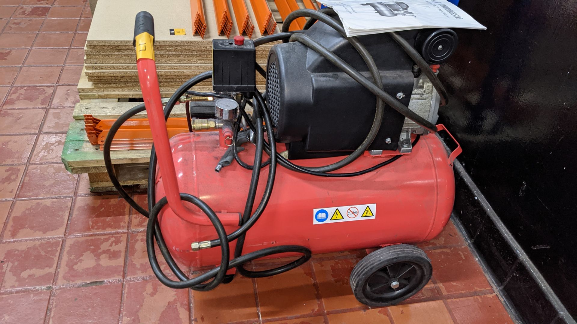 Portable air compressor, 2.5hp, 50 litre - Image 5 of 6