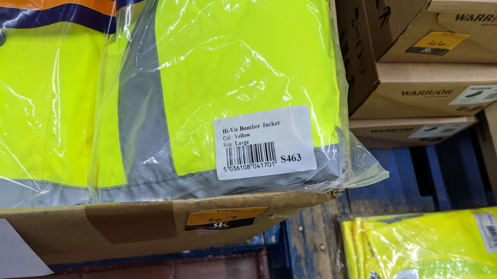 10 off Portwest hi-vis bomber jackets in assorted sizes - this lot consists of 2 cartons each contai - Image 6 of 9