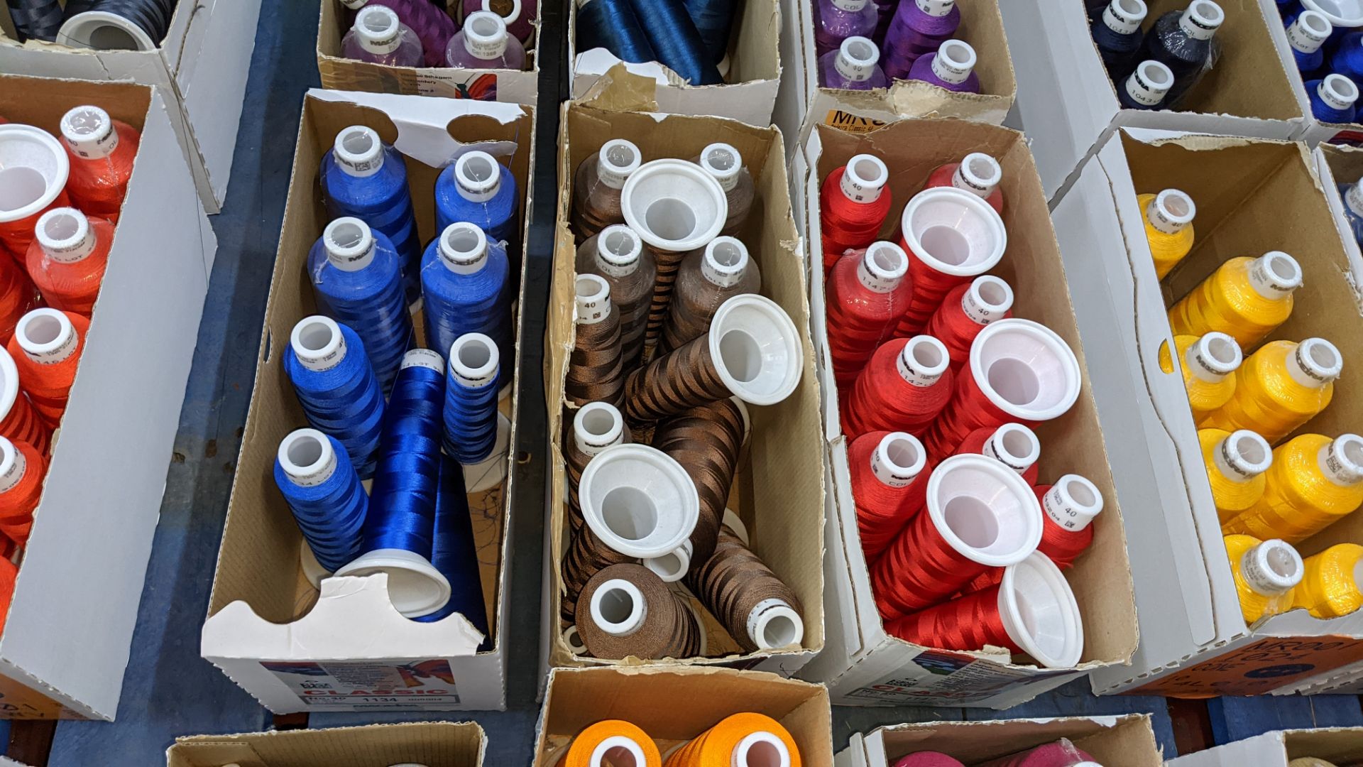 9 cartons of embroidery thread - Image 4 of 5