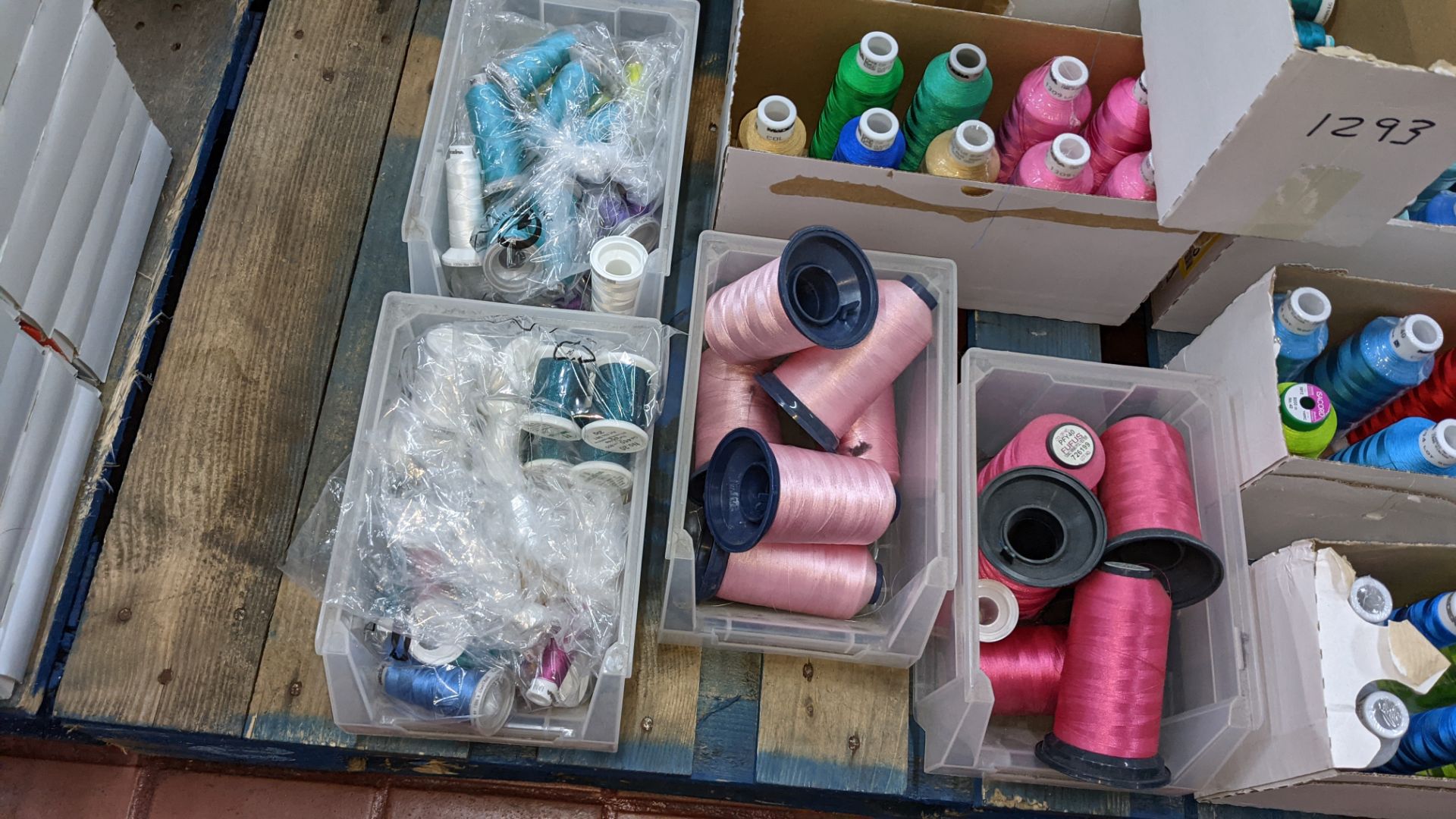 17 assorted cartons & containers of embroidery thread - Image 7 of 7