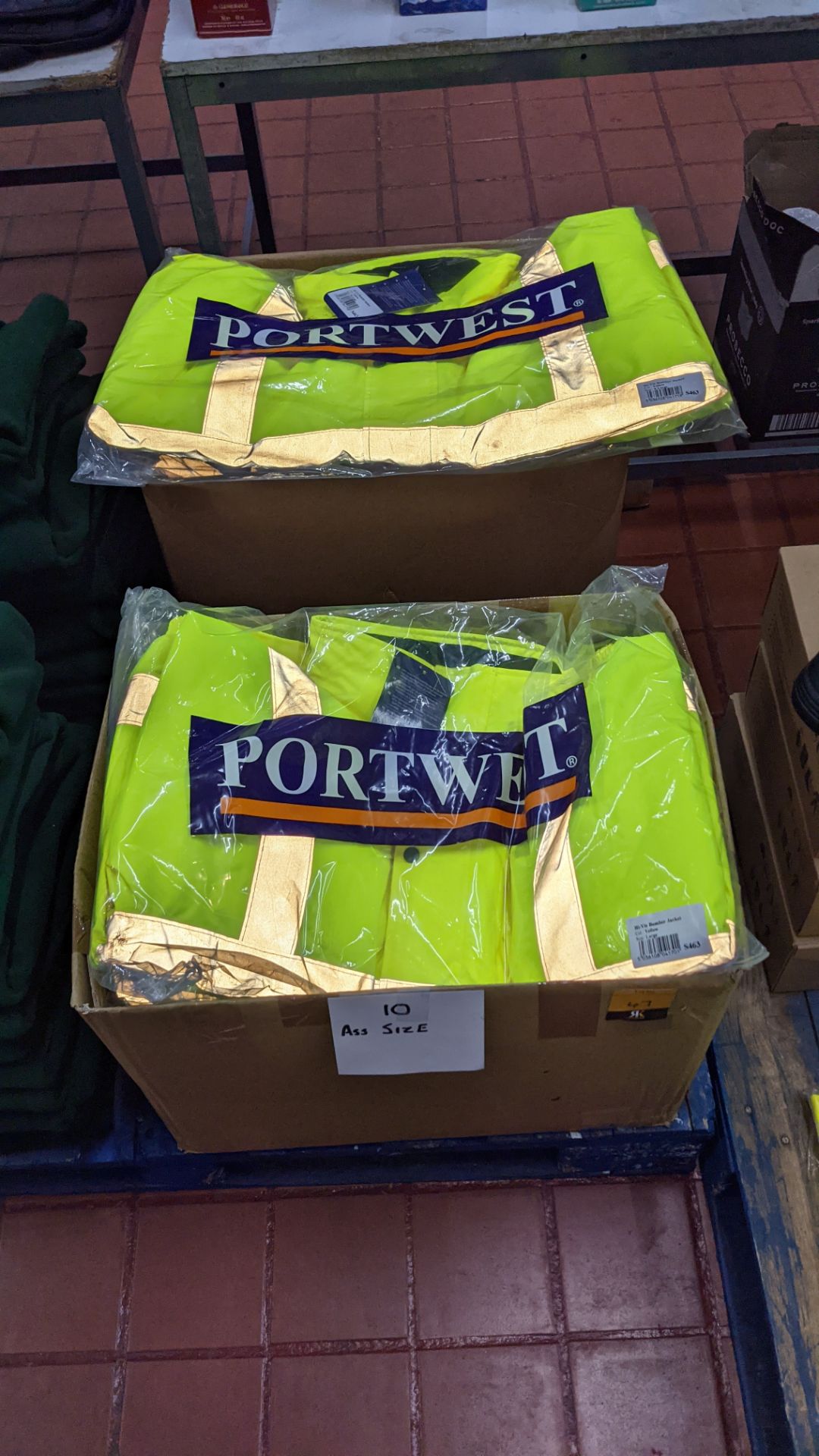 10 off Portwest hi-vis bomber jackets in assorted sizes - this lot consists of 2 cartons each contai