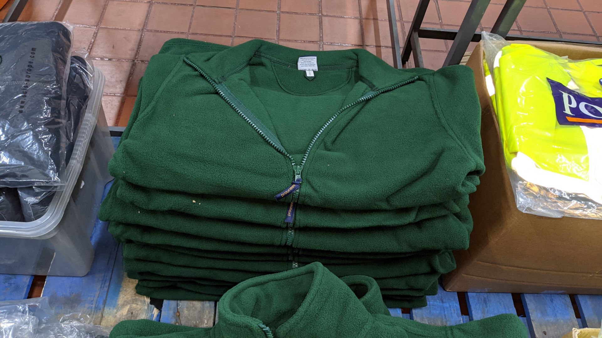 20 off Prouneek Premium green fleece full zip jackets in assorted sizes - Image 7 of 8