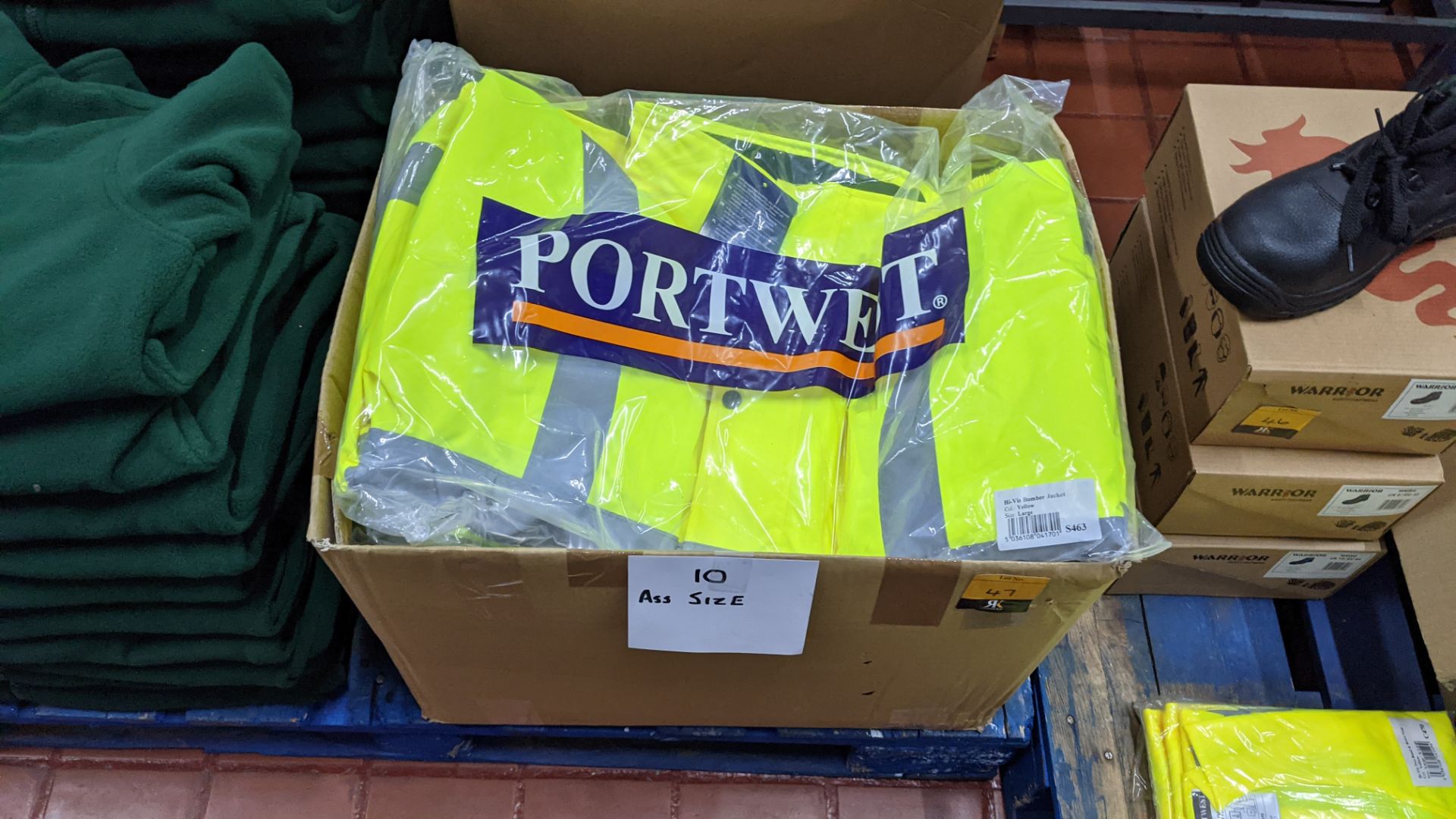 10 off Portwest hi-vis bomber jackets in assorted sizes - this lot consists of 2 cartons each contai - Image 4 of 9