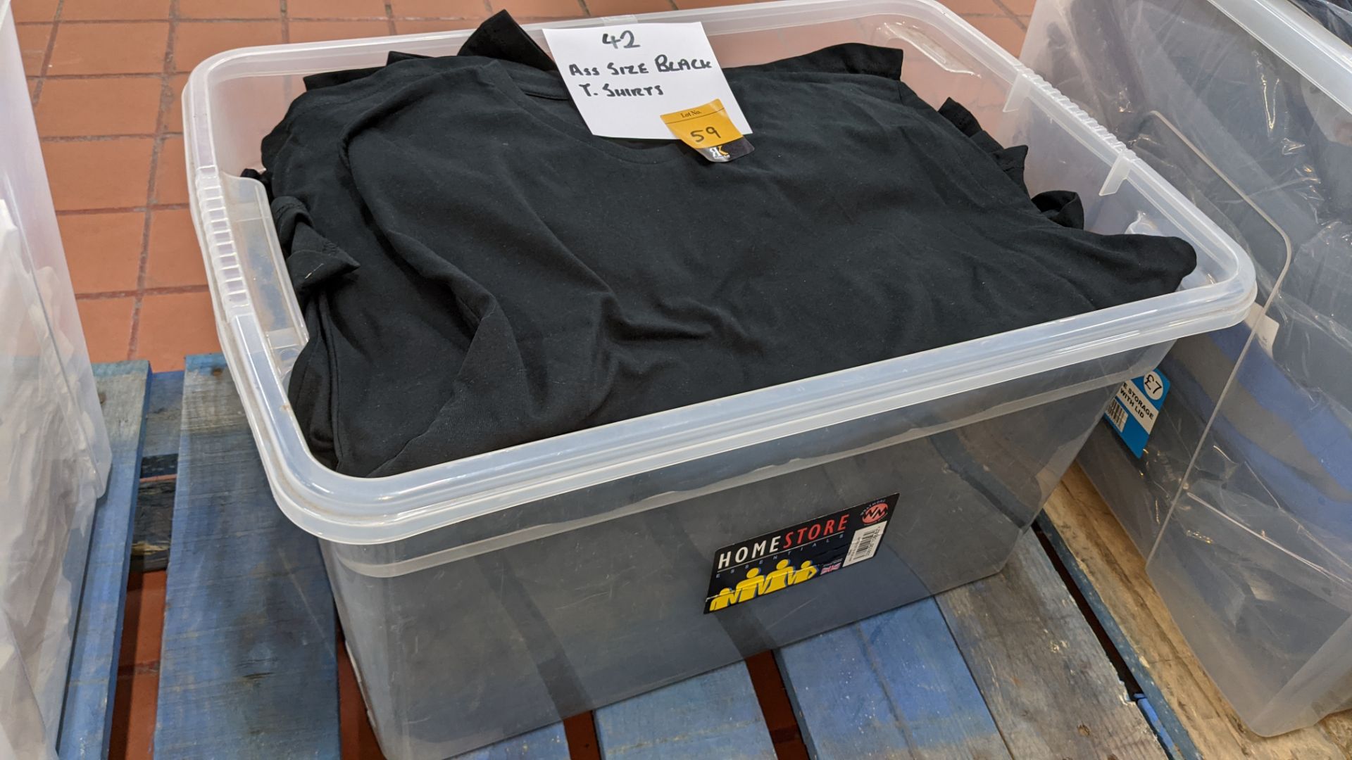 42 off Uneek black T-shirts in assorted sizes - crate excluded - Image 3 of 4