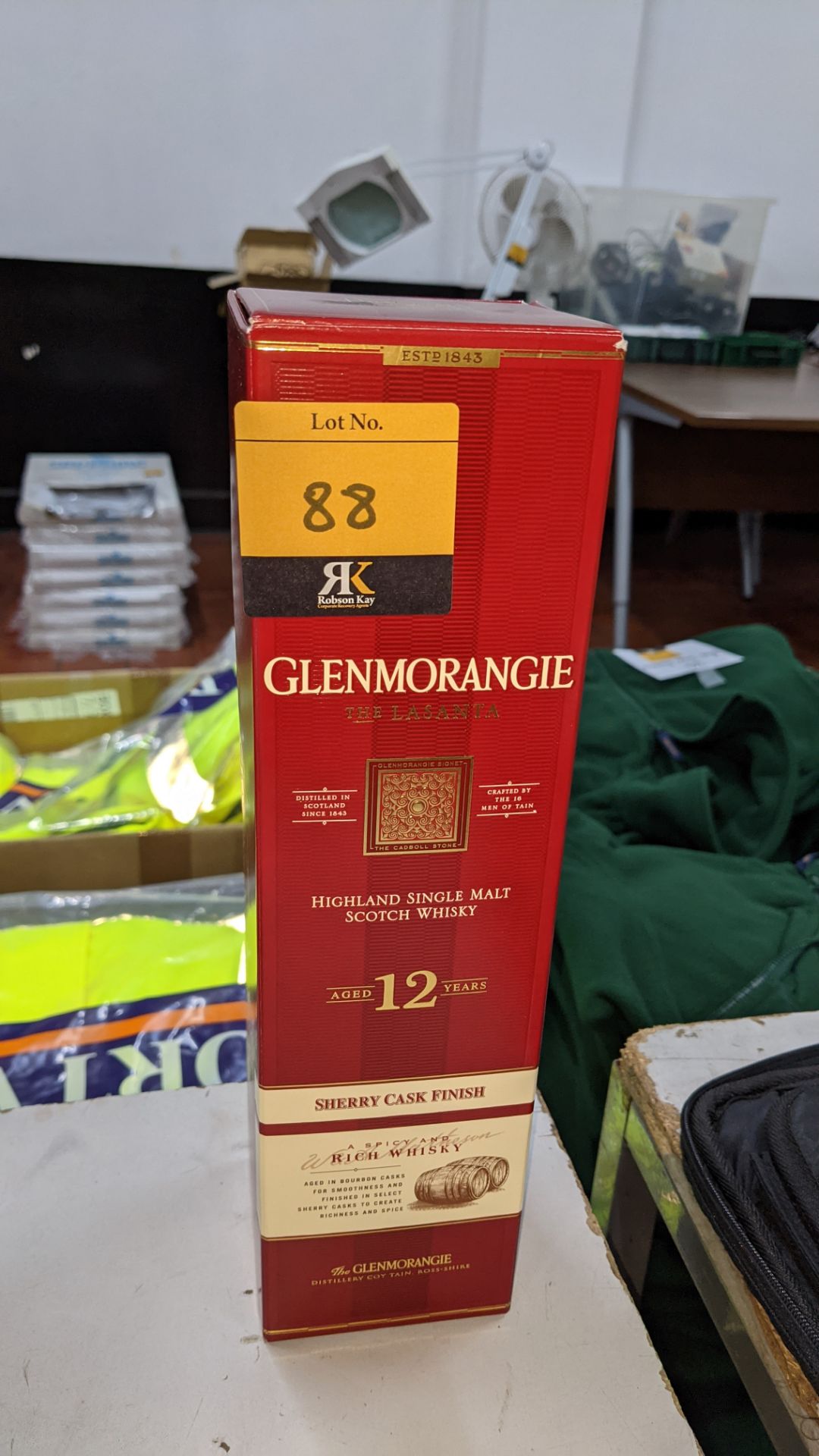 Glenmorangie The Lasanta 12 year old Highland Single Malt Spicy & Rich Sherry Cask Finish Scotch Whi - Image 4 of 6