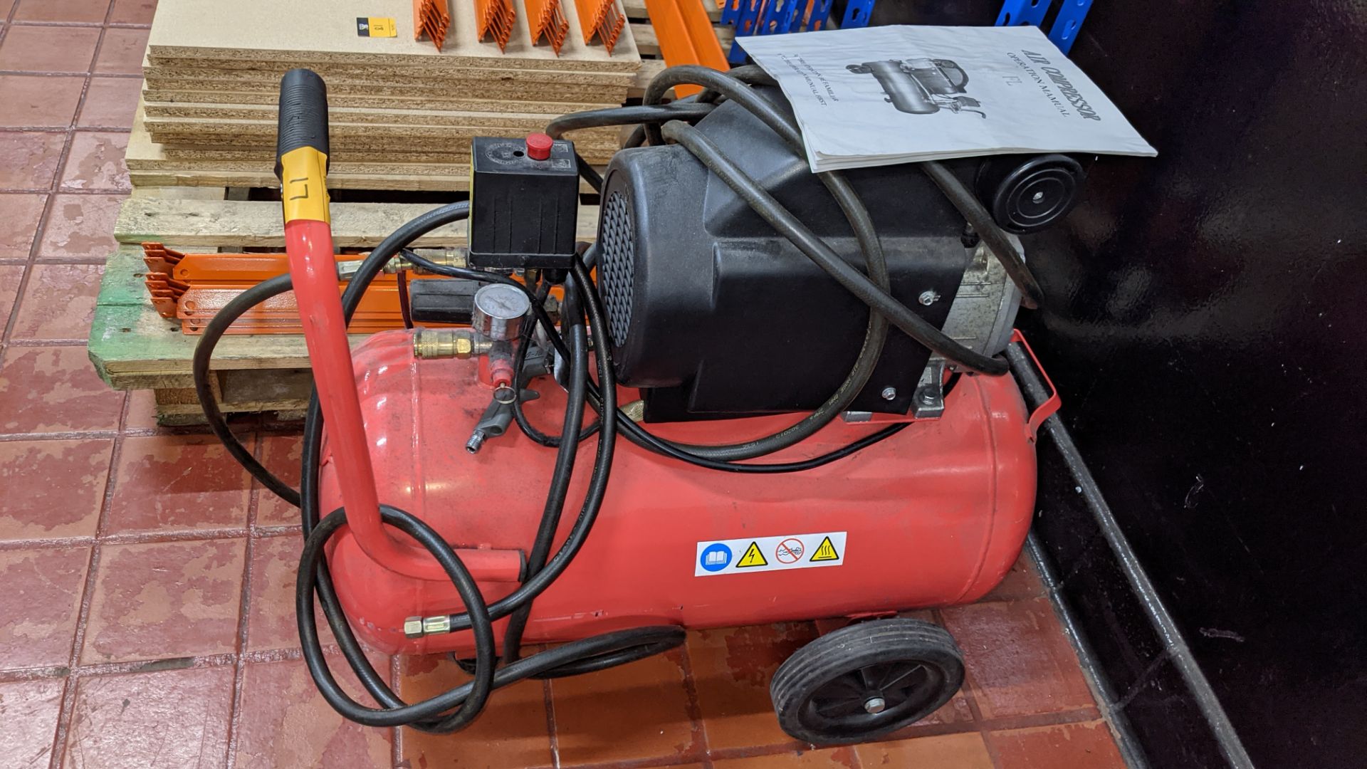 Portable air compressor, 2.5hp, 50 litre - Image 4 of 6