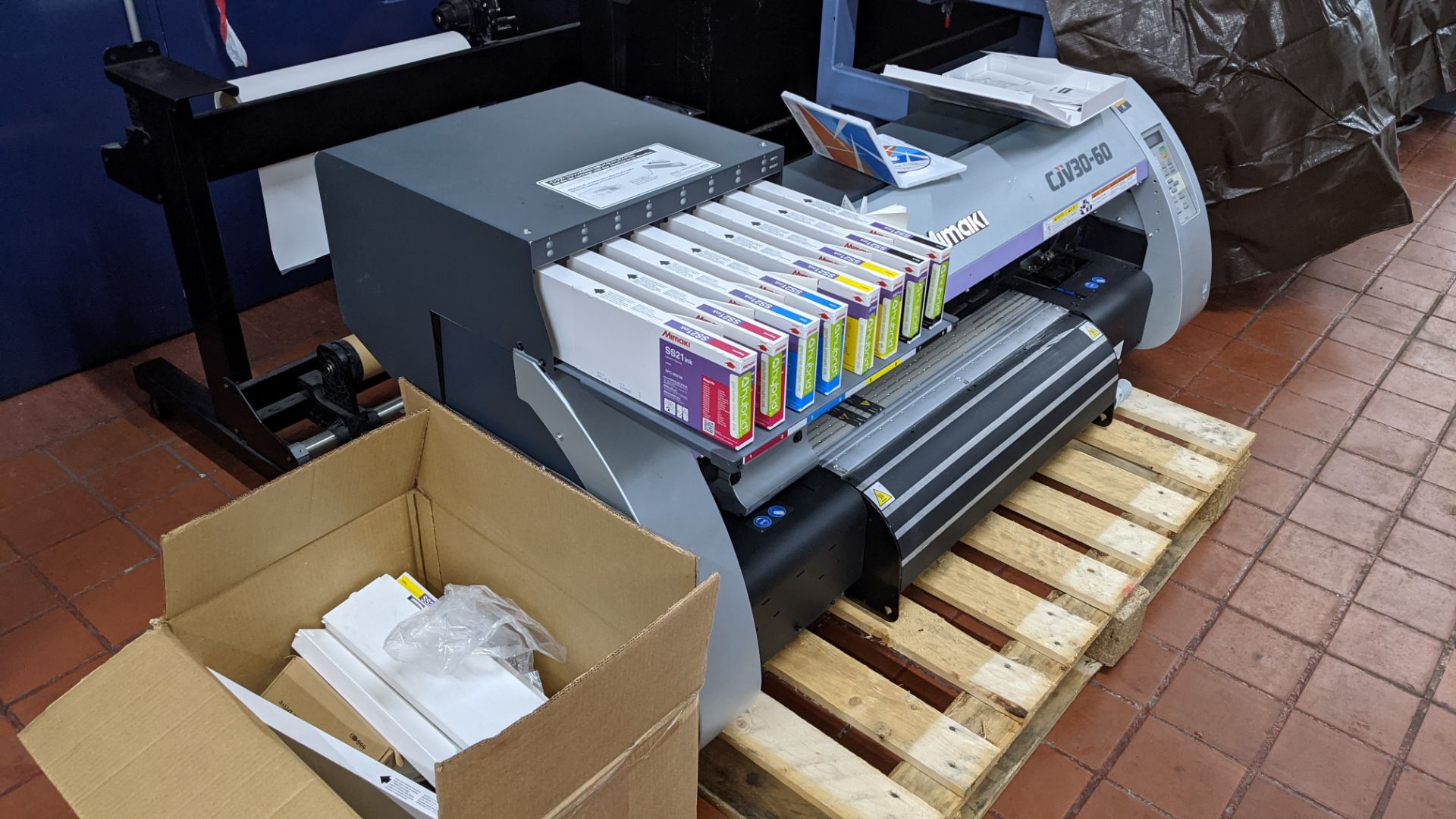 Mimaki model CJV30-60 Print & Cut Eco Solvent Printer. - Image 11 of 14