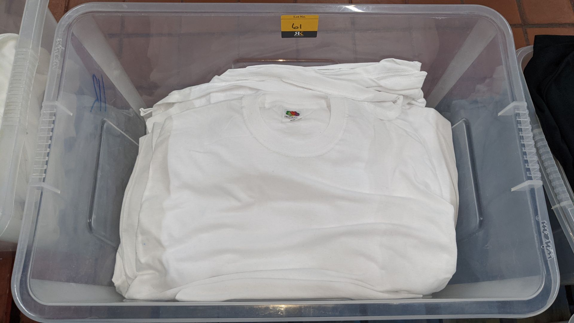 50 off Fruit of the Loom white T-shirts - crate excluded - Image 3 of 4