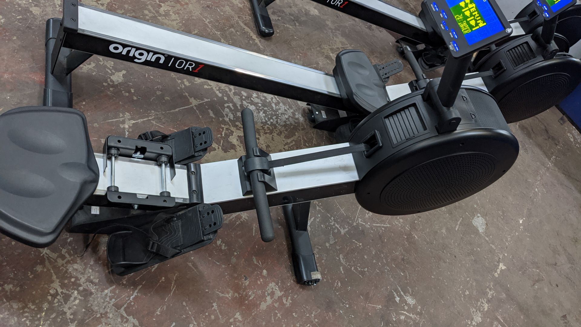 Origin model OR1 Rowing Machine. This machine incorporates a bright LCD display with pre-set workout - Image 9 of 12