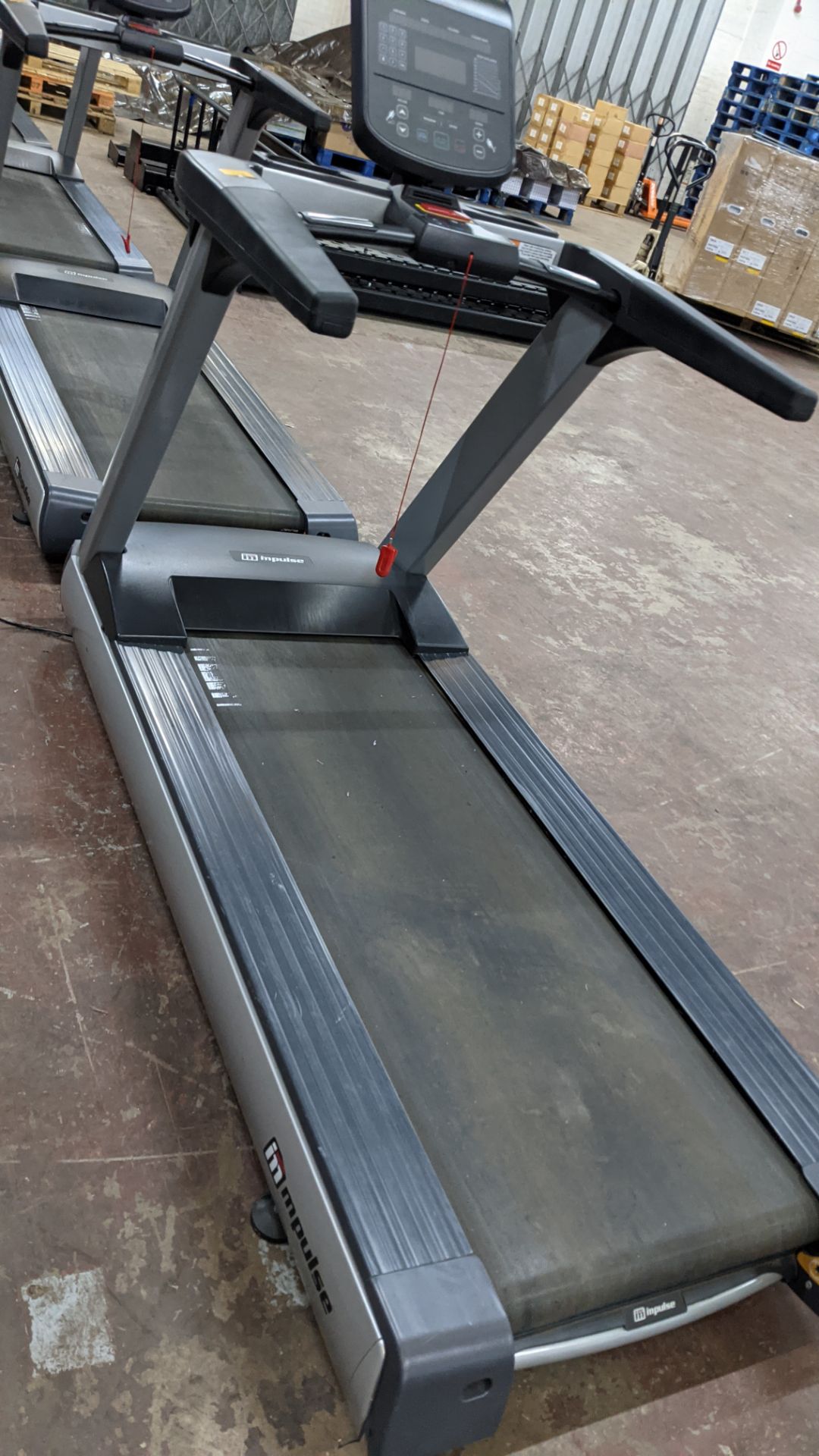 Impulse RT500H Treadmill, max. incline 15°, wide running surface of 22". Low step height 8.5". Weigh - Image 20 of 20