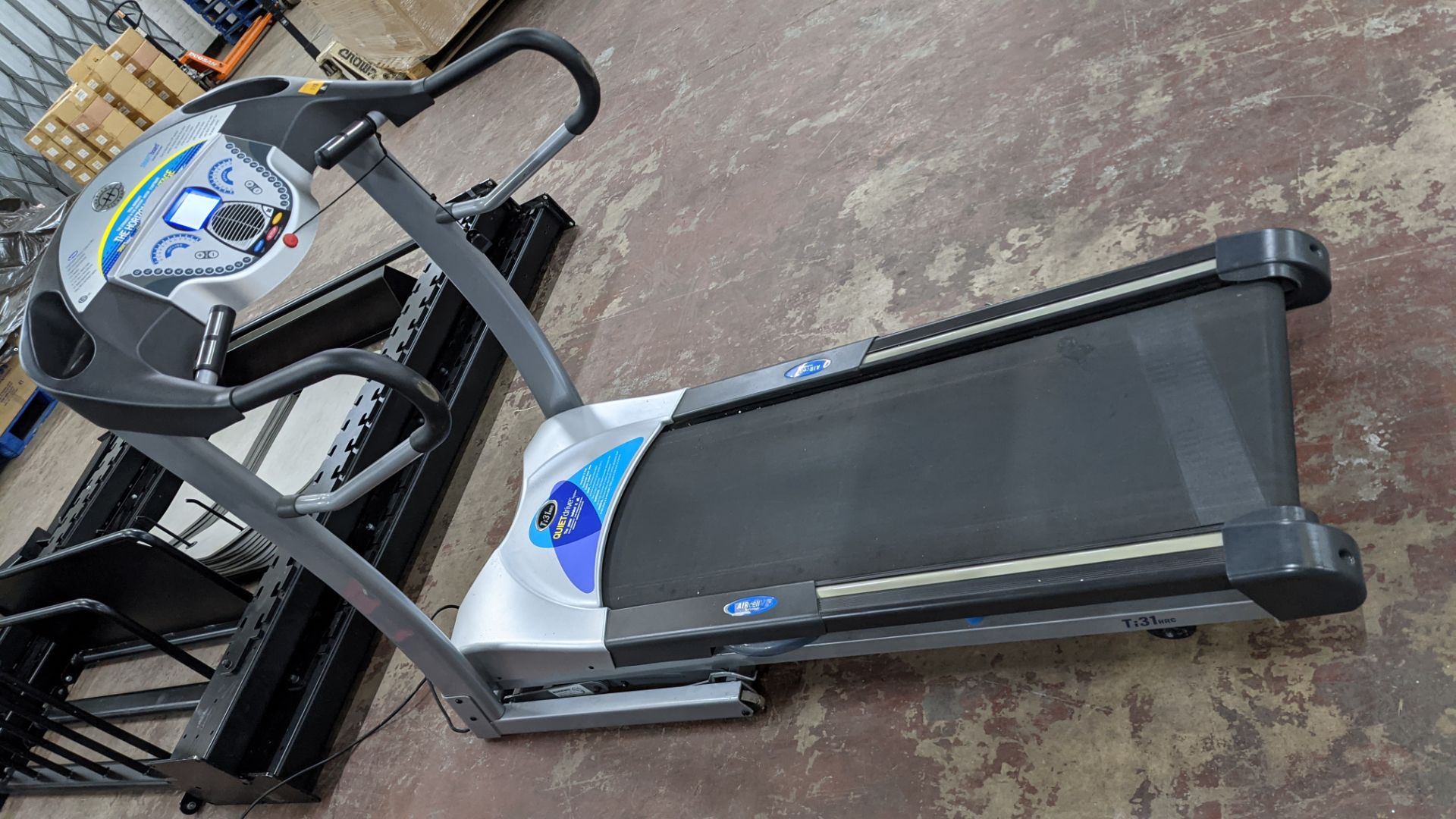 Horizon Fitness Ti31 HRC Treadmill - folds up for easy storage - Image 7 of 18