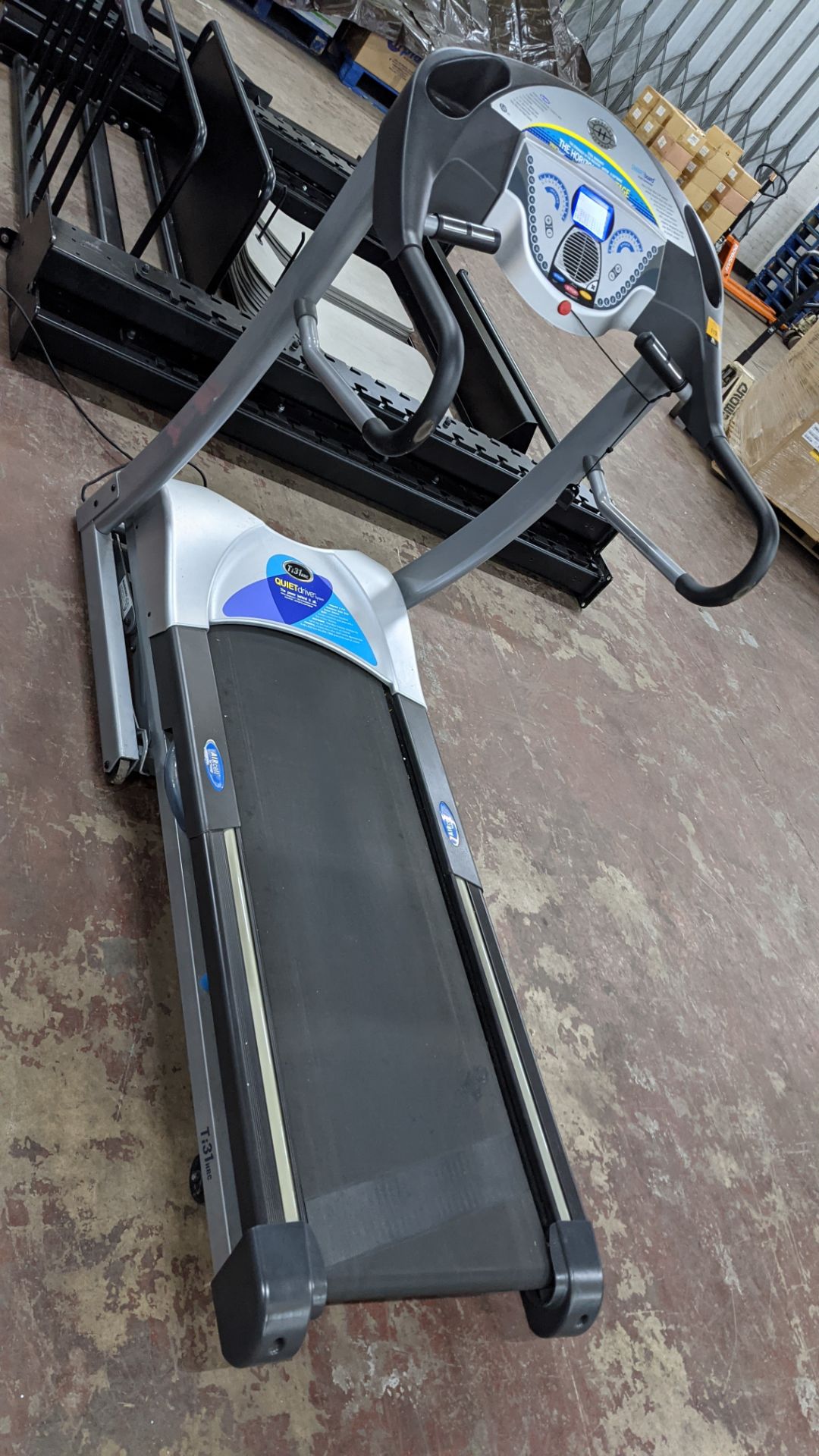 Horizon Fitness Ti31 HRC Treadmill - folds up for easy storage - Image 6 of 18