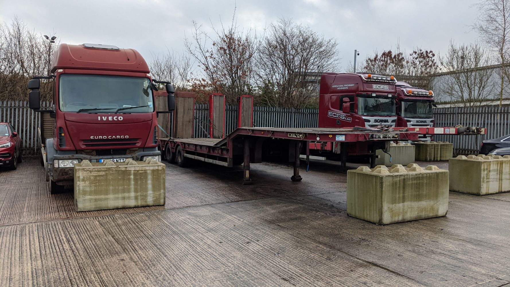 NO RESERVES: HGVs: Scania Tractor Units, Stepframe trailers, Iveco Rigid flatbed, etc