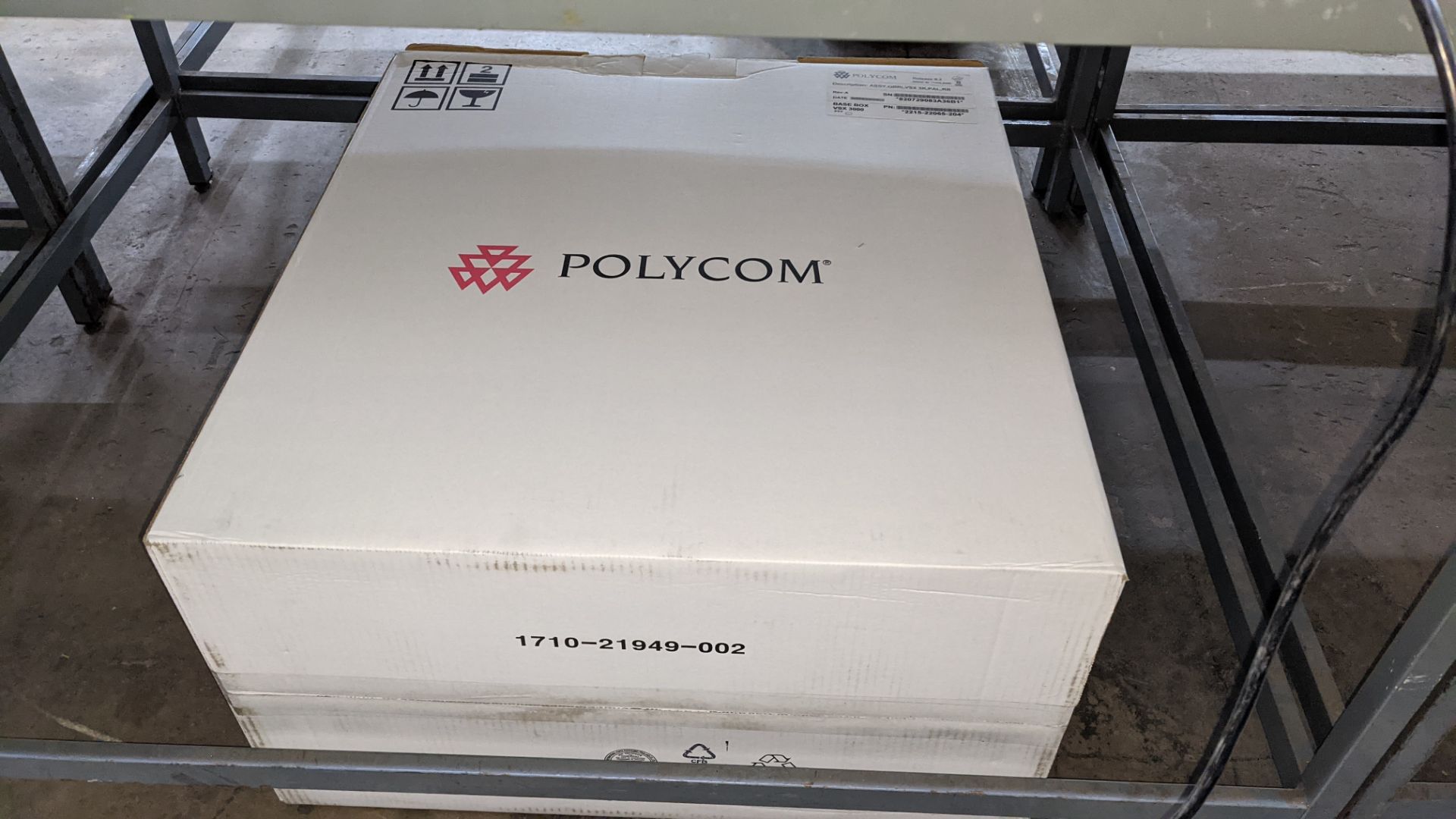 Polycom VSX 3000 video conferencing system incorporating built-in monitor. Includes a number of anc - Image 15 of 15