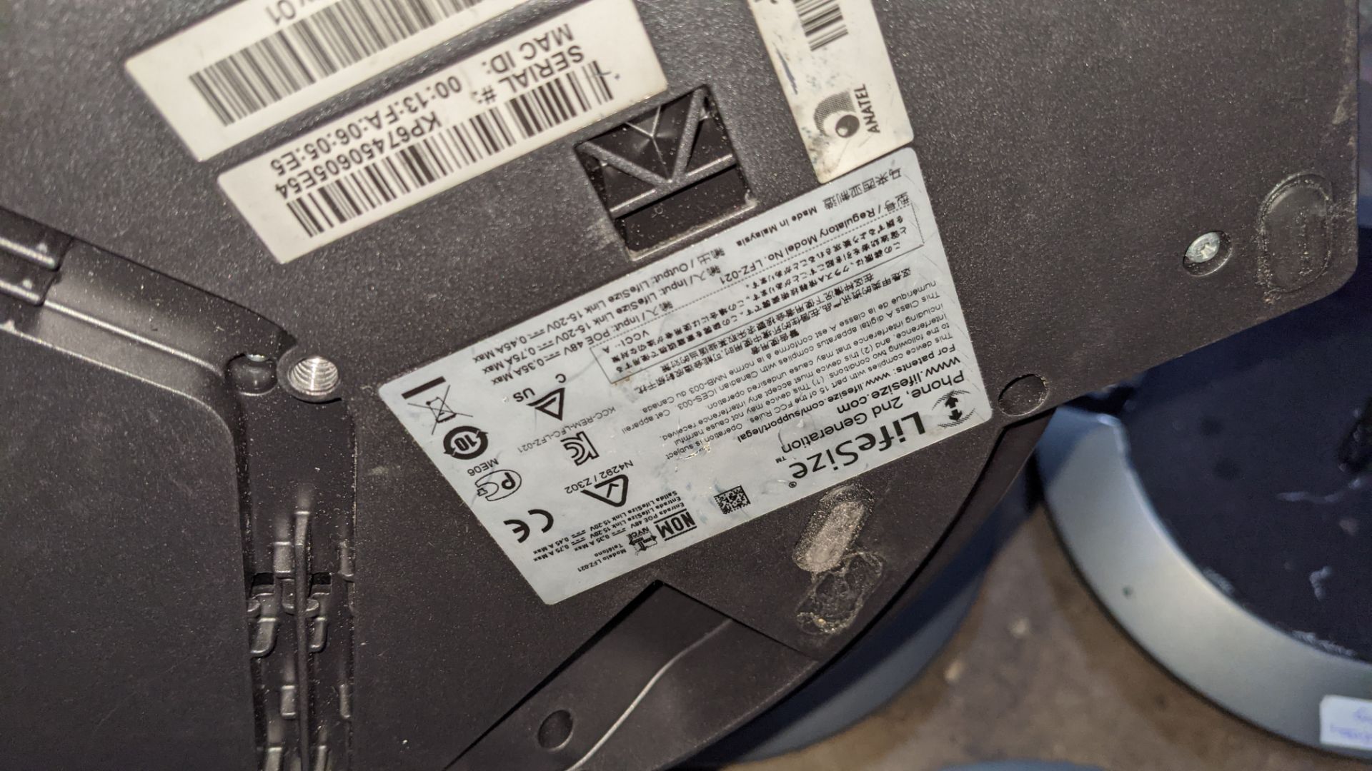 4 off LifeSize LFZ-021 second generation telephones. NB lots 46 - 47, 53 - 57 & 88 all consist of L - Image 13 of 14