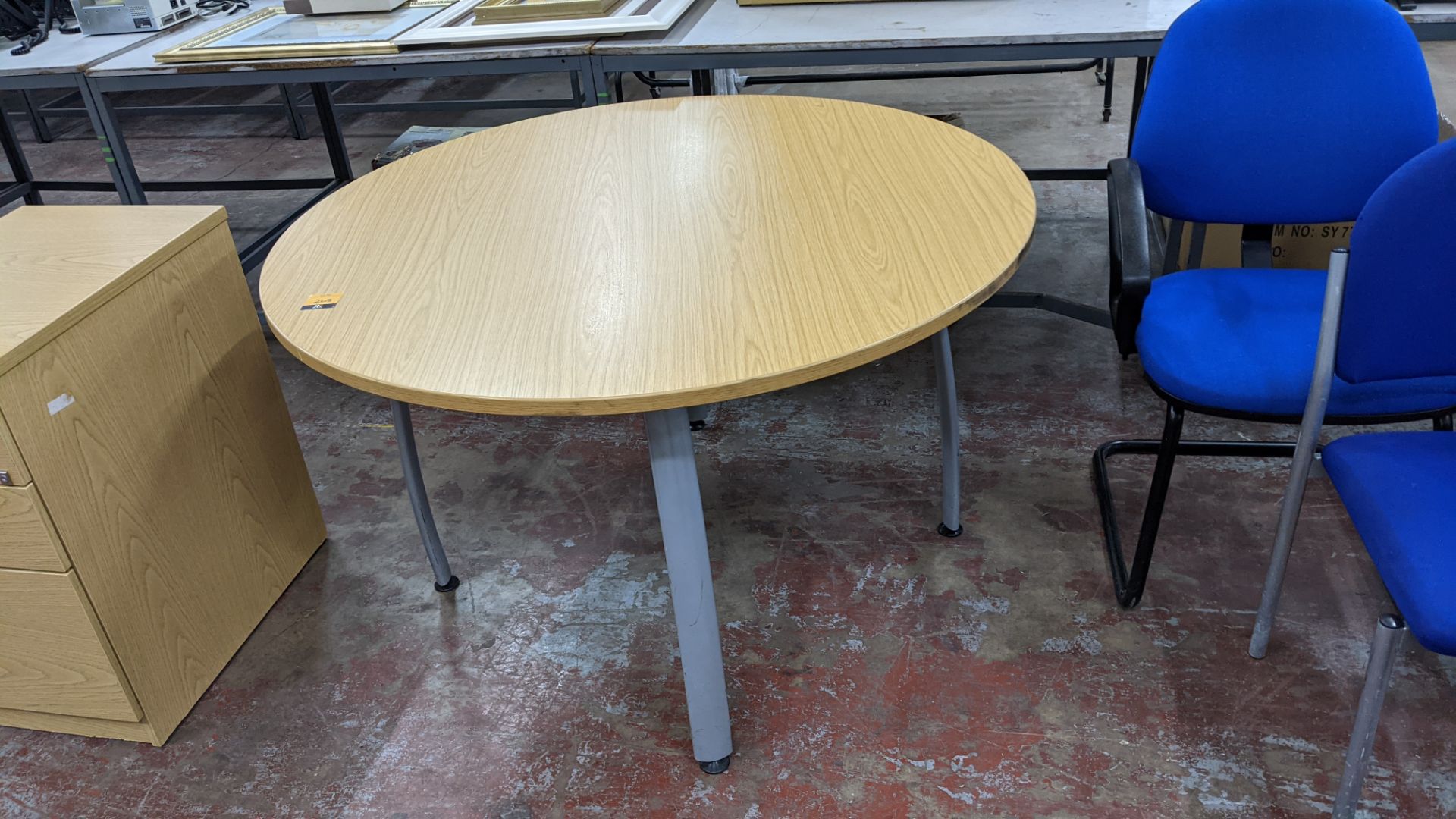 Round office table, 1200mm diameter