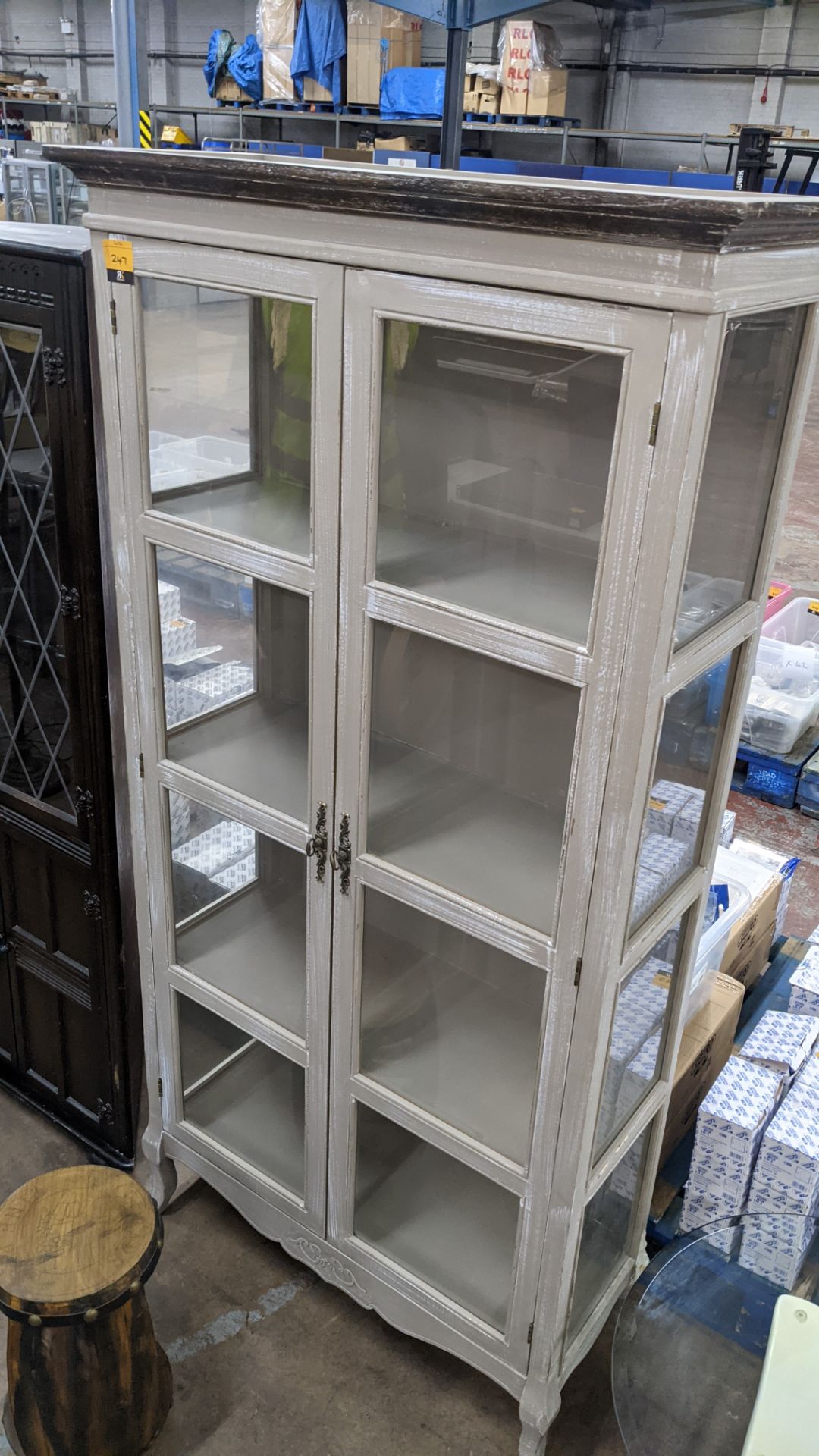 Display cabinet with max dimensions circa 900mm x 360mm x 1800mm - Image 3 of 7