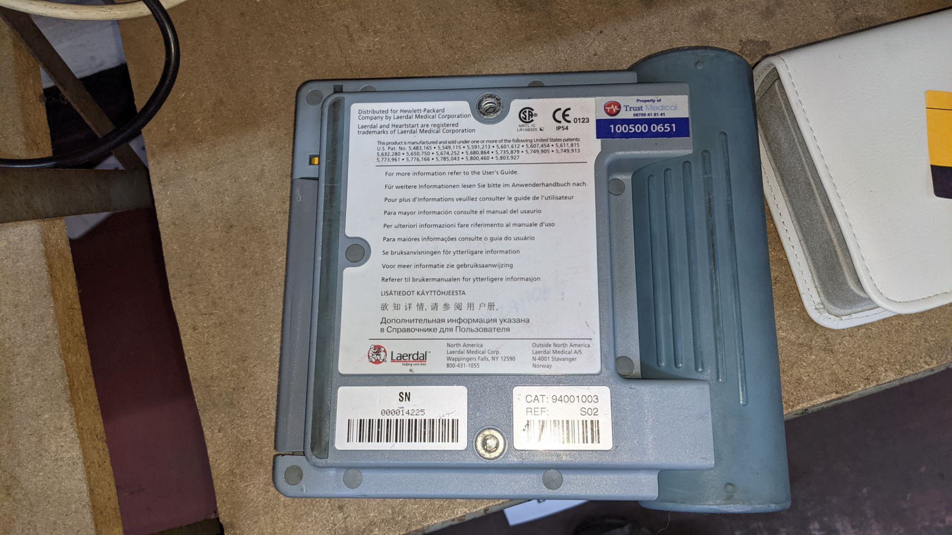 Laerdal Hewlett Packard Heartstart FR semi-automatic defibrillator - Image 7 of 8