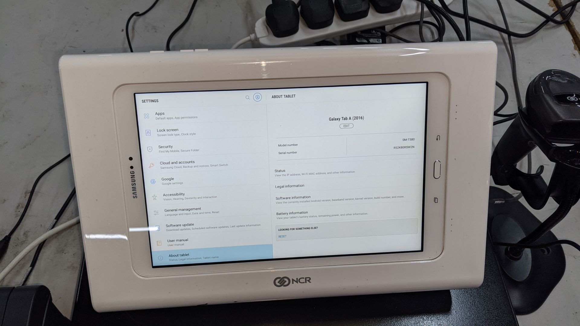 NCR Silver Quantum QR1000 point of sale terminal comprising Samsung tablet, terminal to hold the Sam - Image 8 of 12