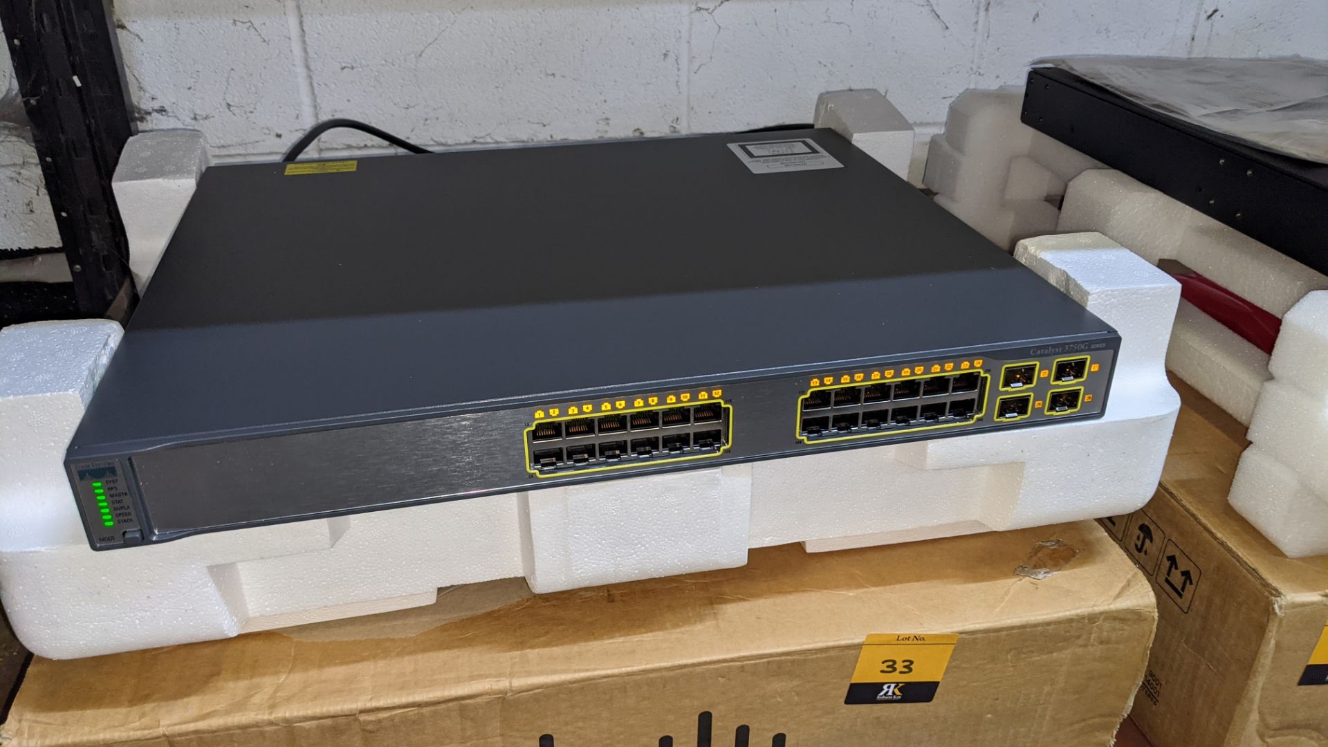 Cisco Catalyst 3750G Series switch - Image 5 of 8