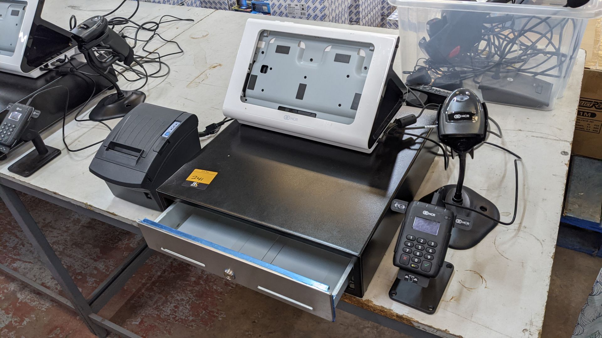 NCR Silver Quantum QR1000 point of sale terminal: this lot does not include the required Samsung ta - Image 4 of 7