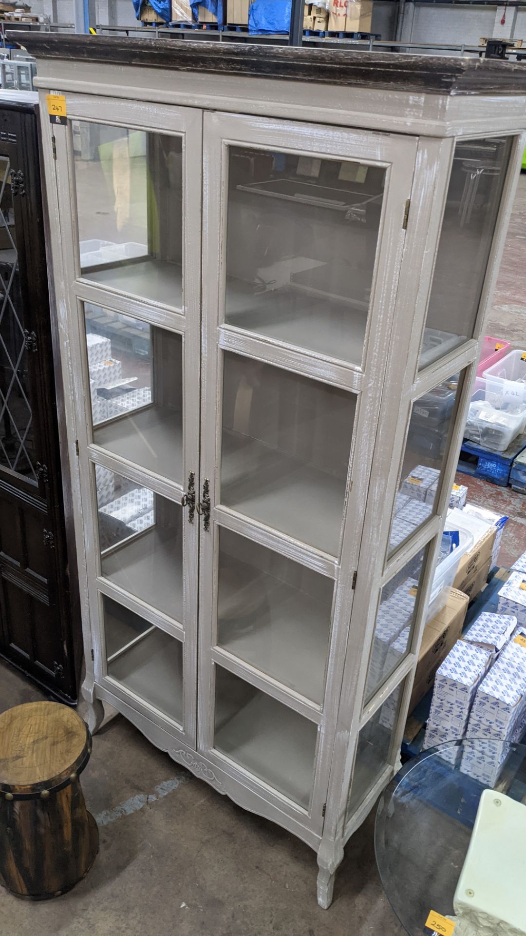 Display cabinet with max dimensions circa 900mm x 360mm x 1800mm - Image 2 of 7