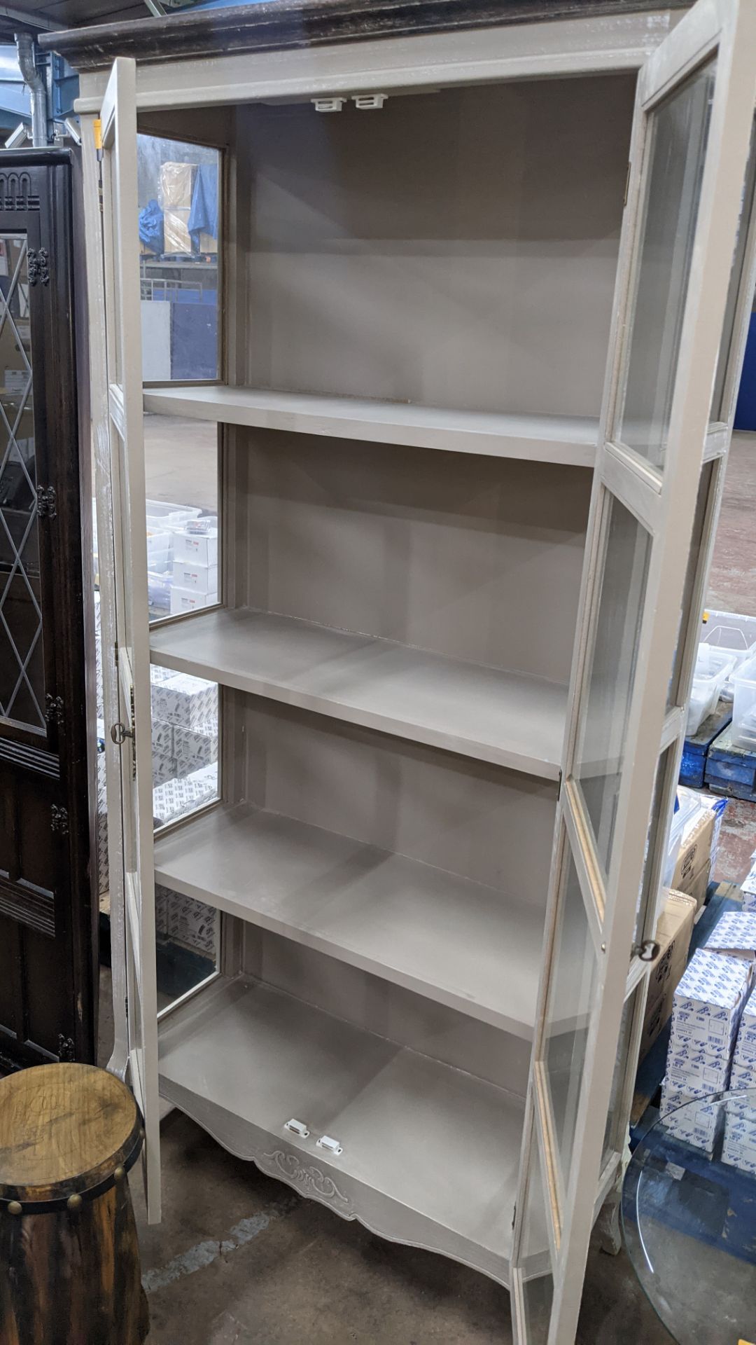 Display cabinet with max dimensions circa 900mm x 360mm x 1800mm - Image 5 of 7