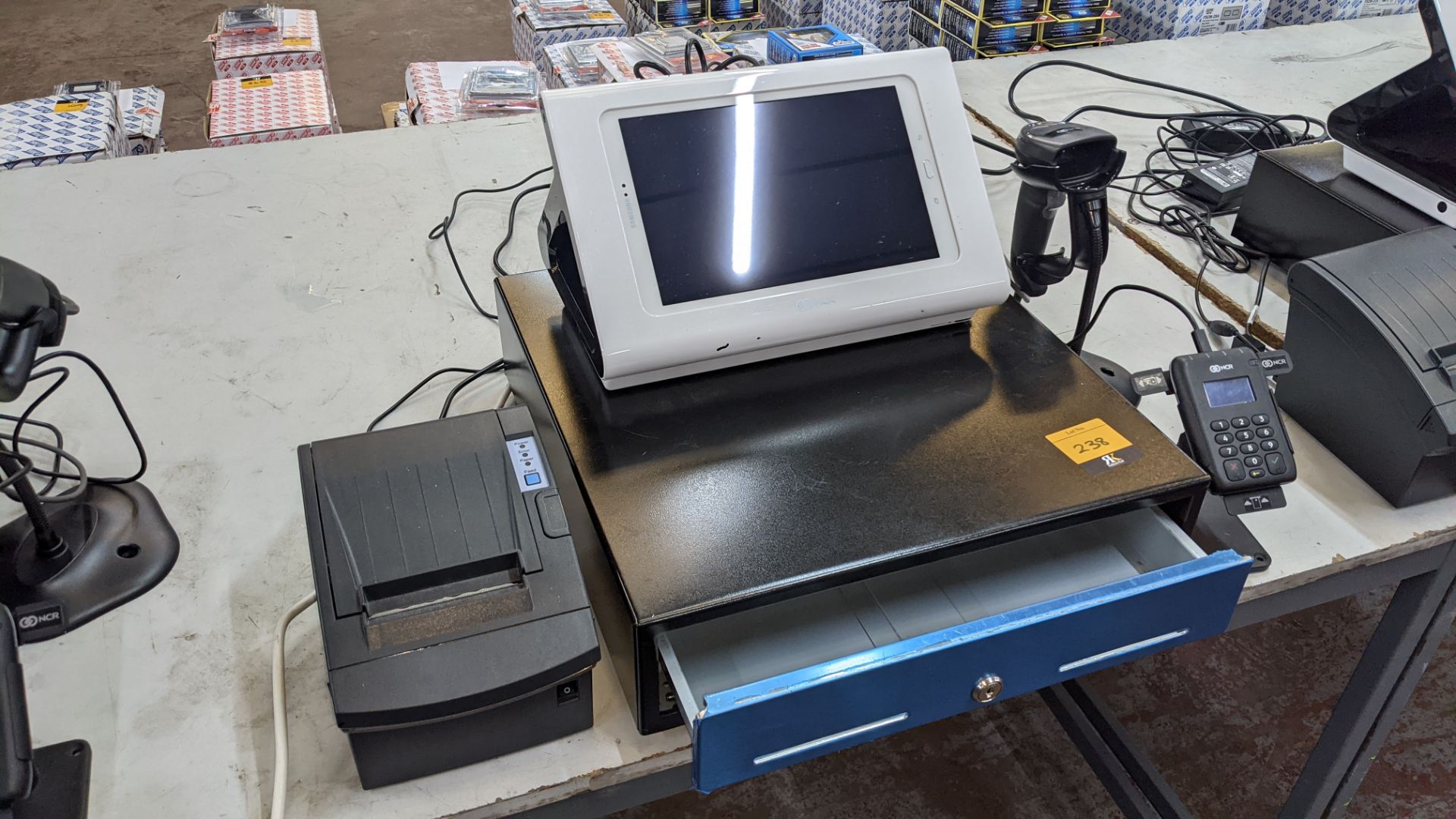 NCR Silver Quantum QR1000 point of sale terminal comprising Samsung tablet, terminal to hold the Sam - Image 5 of 12