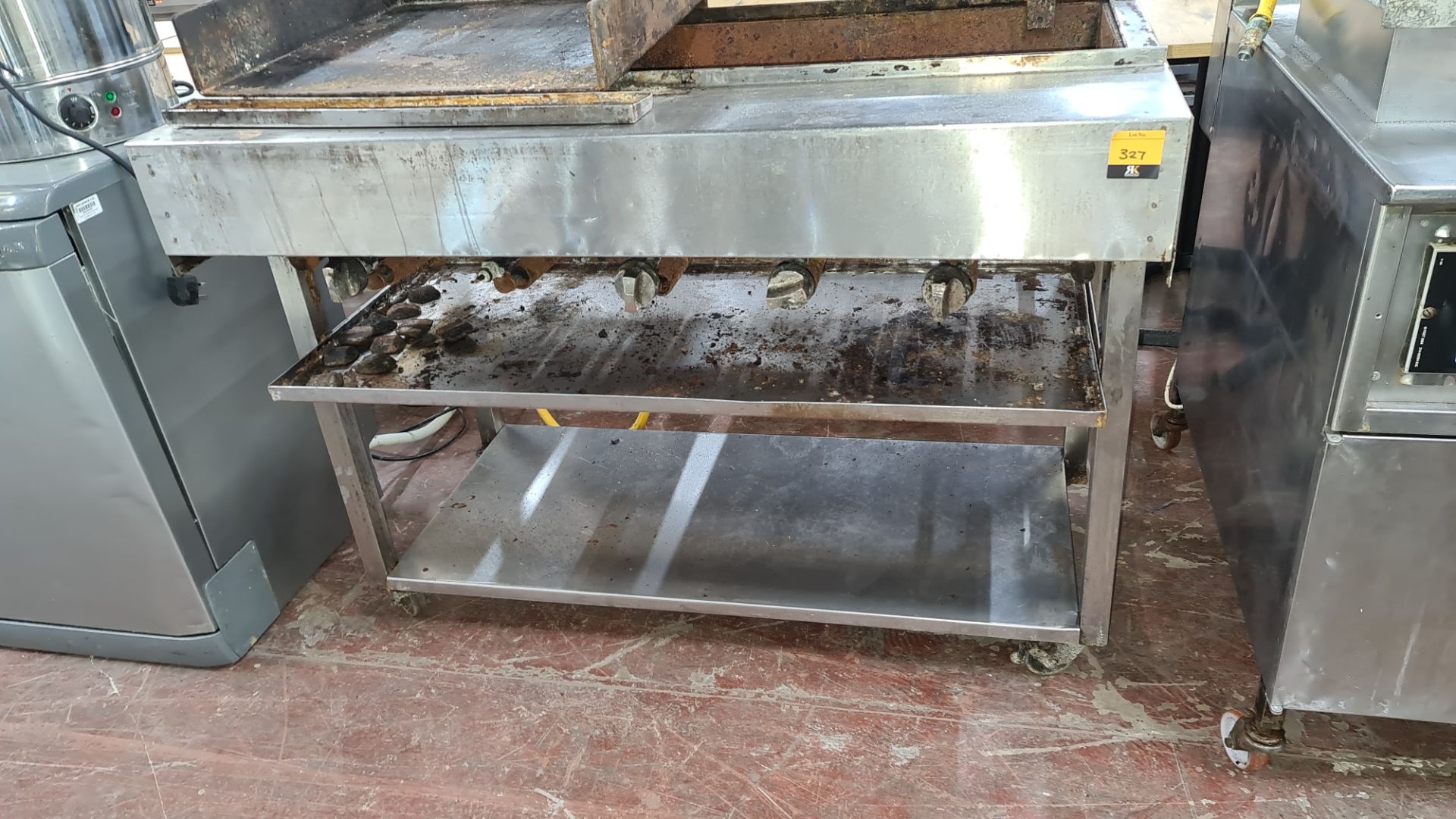 Mobile floor standing multi-control gas barbeque/griddle system circa 680mm wide - Image 3 of 4