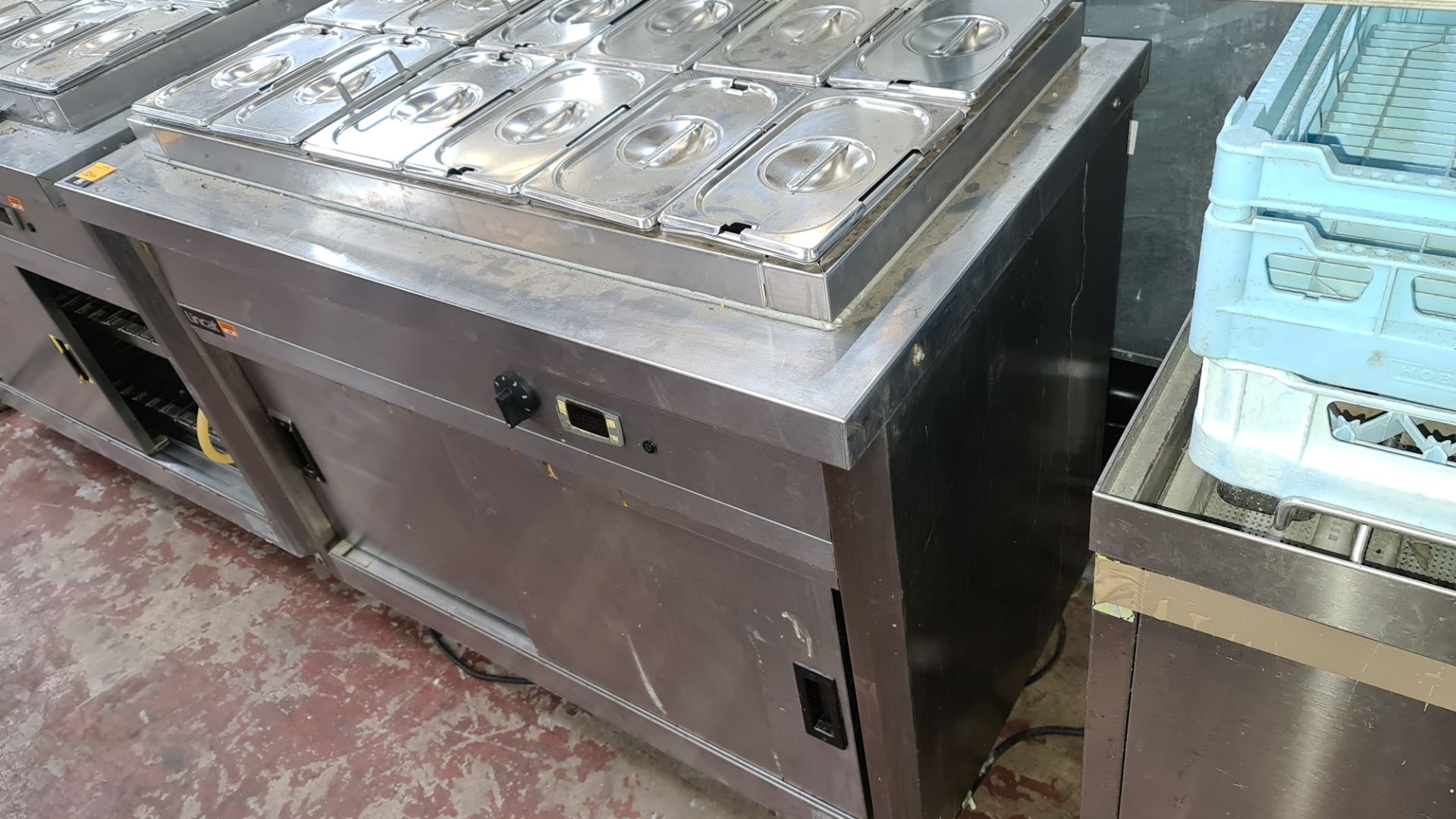 Lincat mobile heated unit comprising warming cupboard below & bain marie above - Image 3 of 5