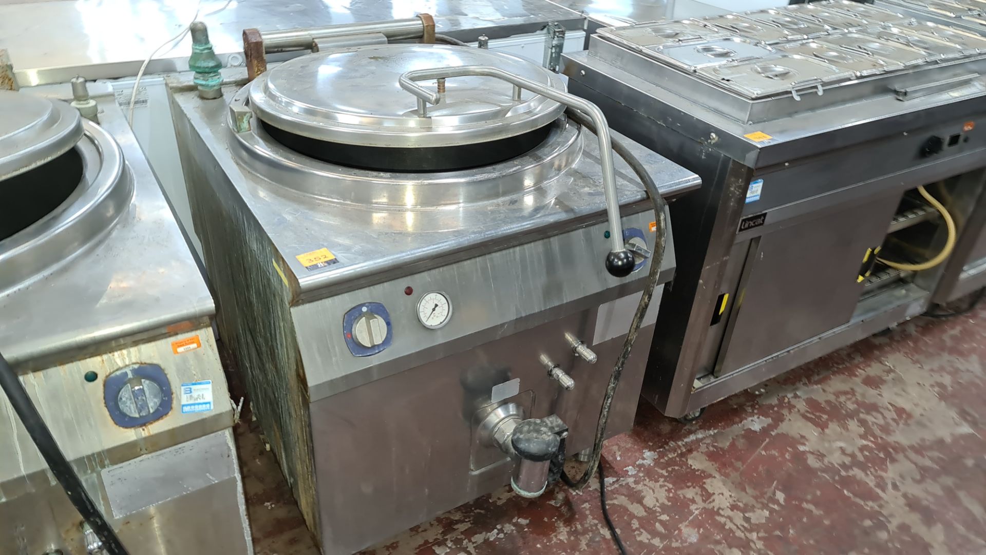 Large pressure cooker - Image 2 of 5