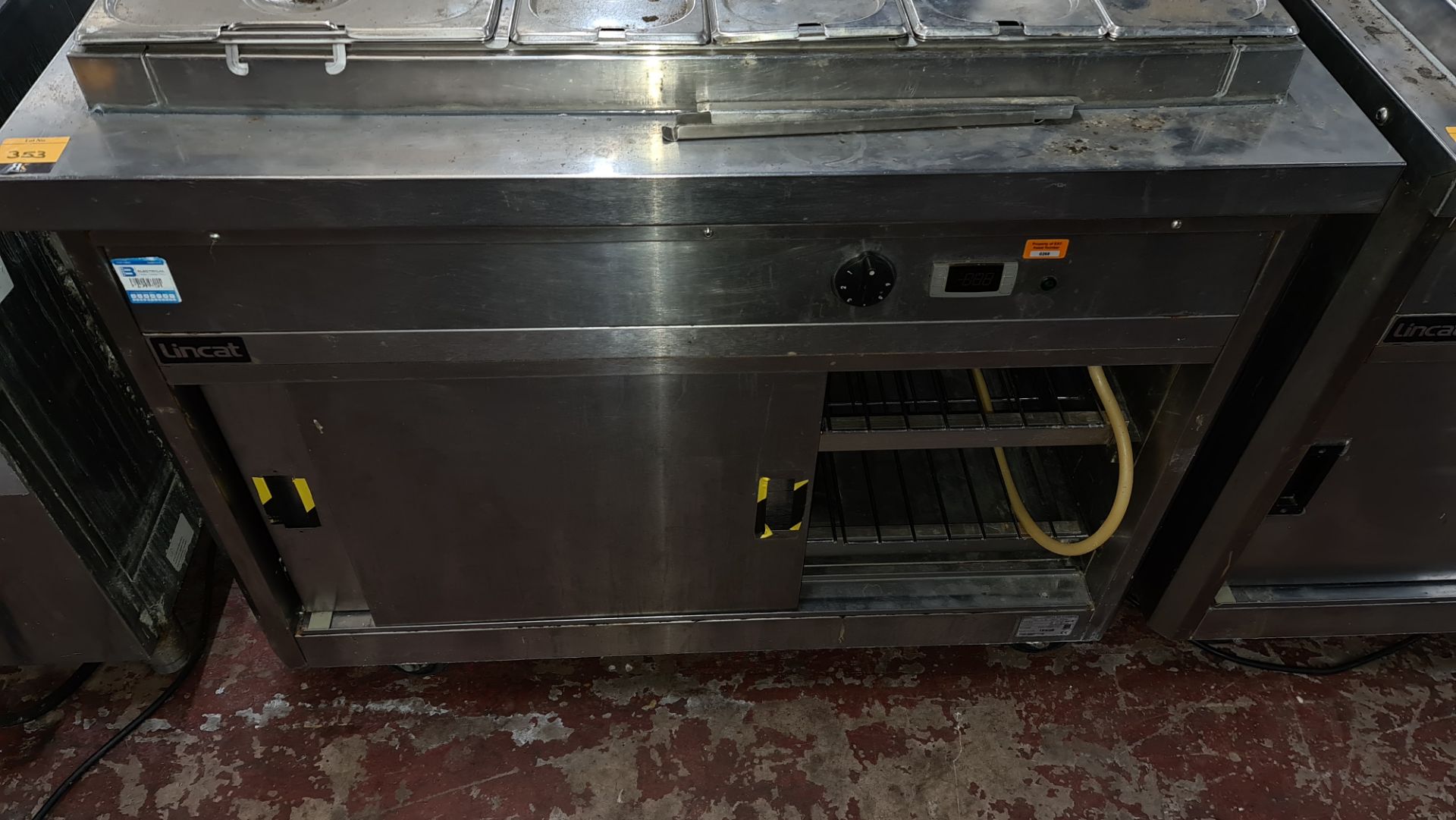 Lincat mobile heated unit comprising warming cupboard below & bain marie above - Image 5 of 5