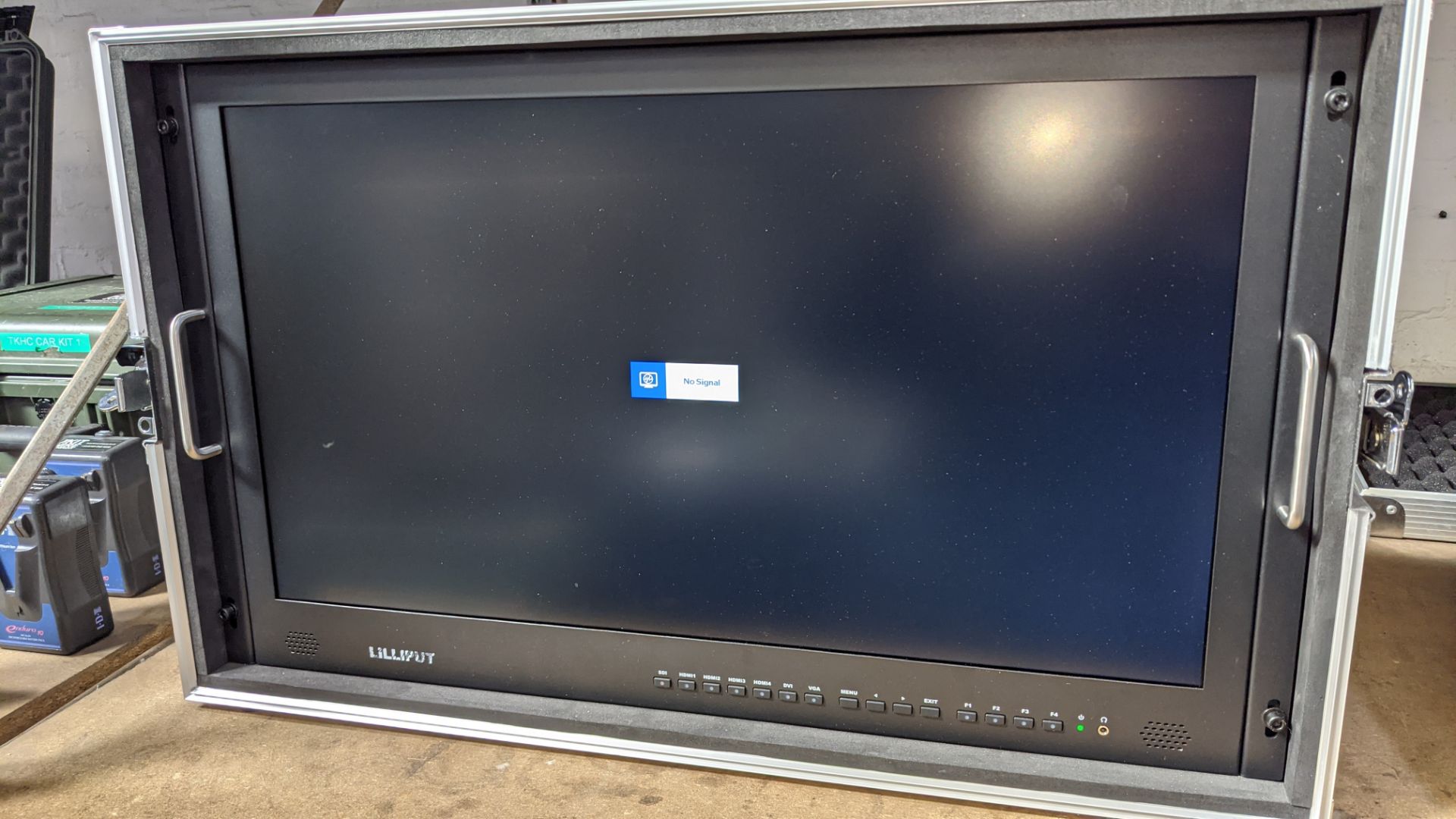 Lilliput BM280-4KS: 28" 4K widescreen field monitor with 3D LUTS and HDR, in built-in flight case - Image 3 of 13