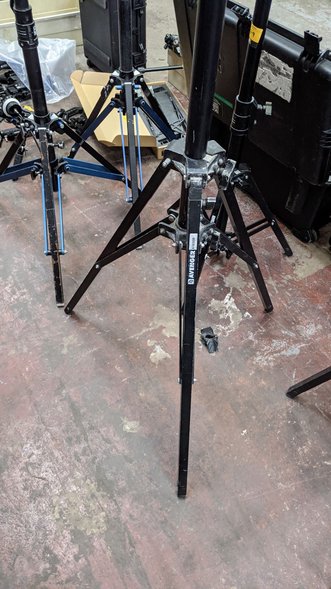 Avenger model A1035B Lighting Stand - Image 3 of 9