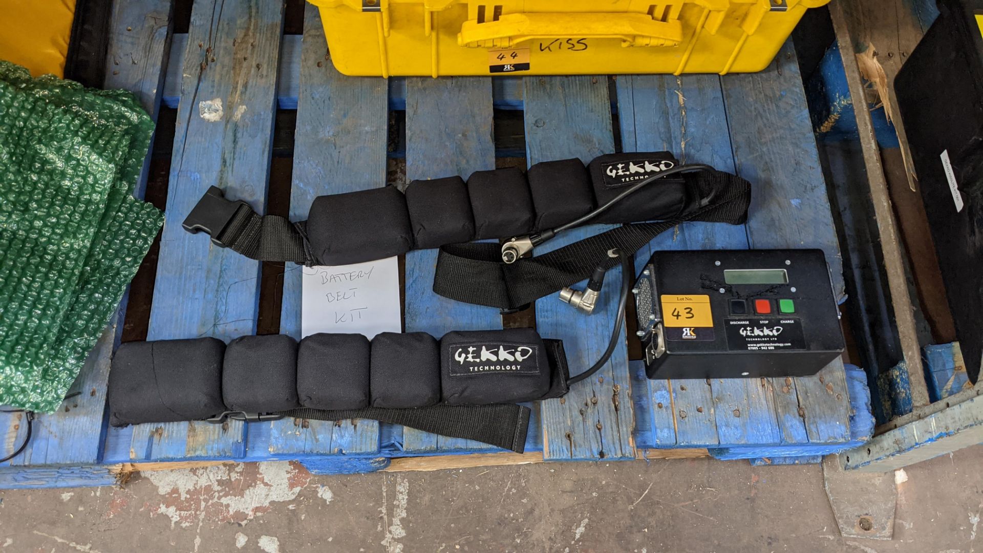 Gekko battery belt kit comprising 2 off belts & 1 off charger