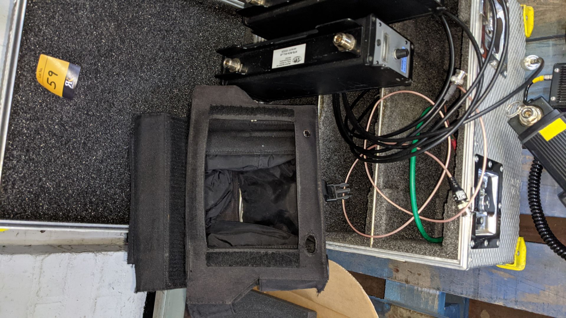 Navtech Director's Long Range Wireless Video Monitor kit in heavy-duty flight case - Image 9 of 12