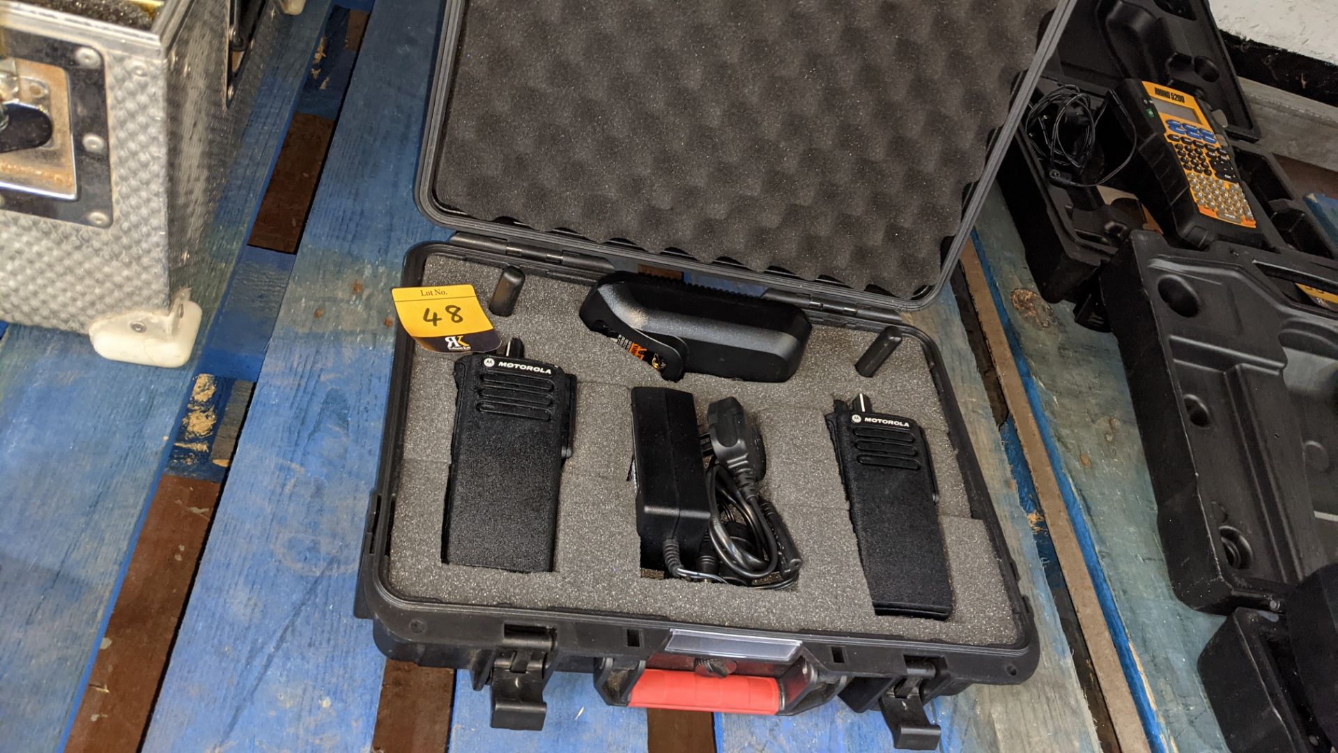 Motorola walkie-talkie kit comprising pair of model DP4400 walkie-talkies plus single station charge - Image 9 of 10