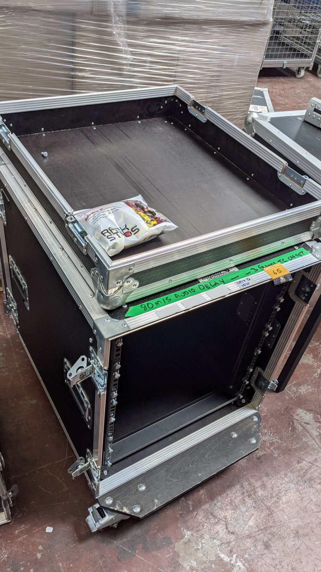 Suspended 12U 19" mobile rack/case - Image 7 of 10