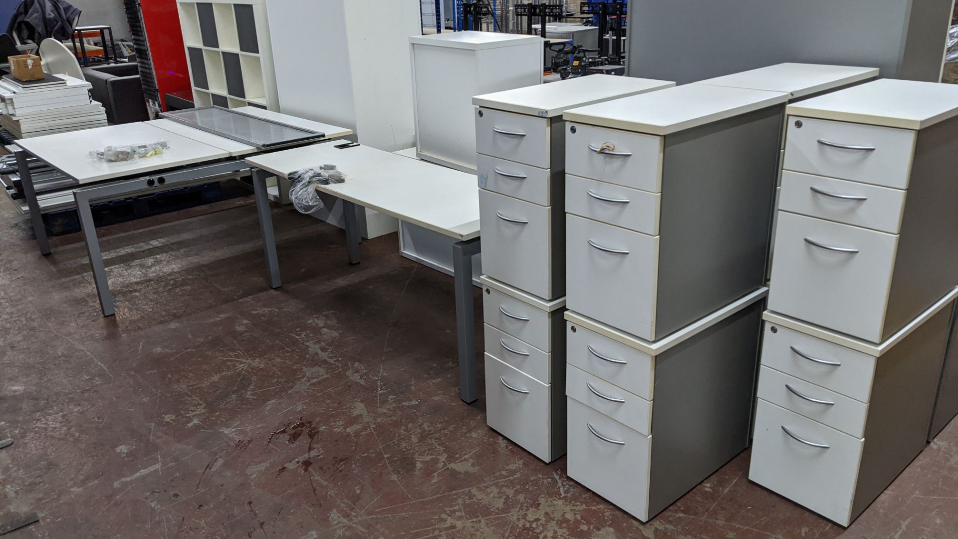 Quantity of matching office furniture comprising 2 off large 2-person desks, each with twin tops, 1 - Image 2 of 16