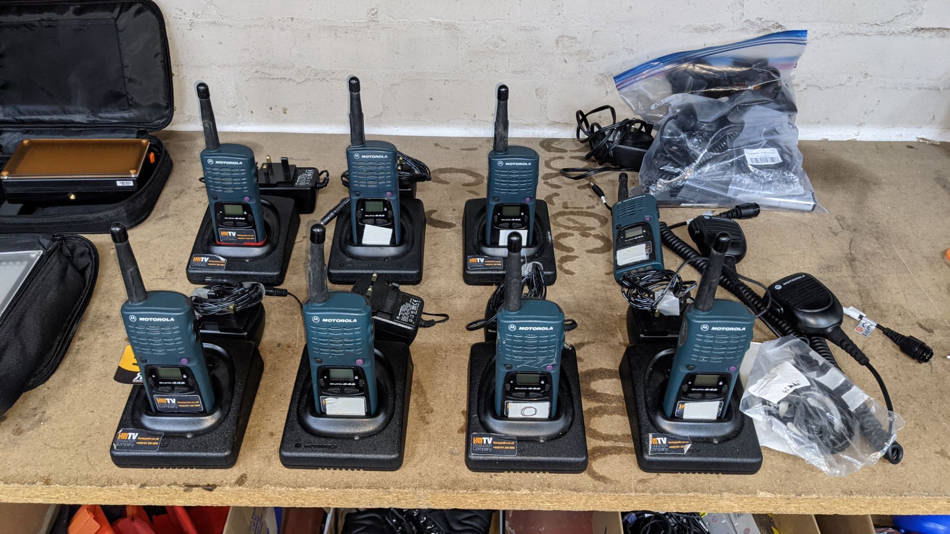 8 off Motorola walkie-talkies, model Euro 446 plus 7 base stations, 6 power packs, 2 hand-held wired - Image 2 of 9