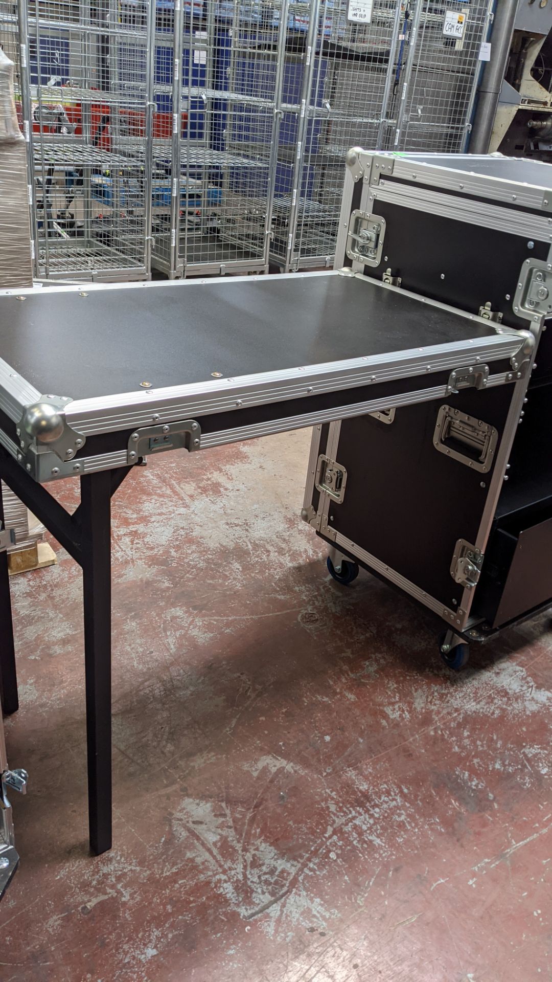 Spider 19inch rack case comprising 15U mobile rack with front & rear covers that turn into optional - Image 15 of 17