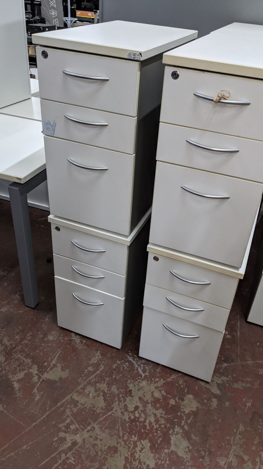 Quantity of matching office furniture comprising 2 off large 2-person desks, each with twin tops, 1 - Image 8 of 16
