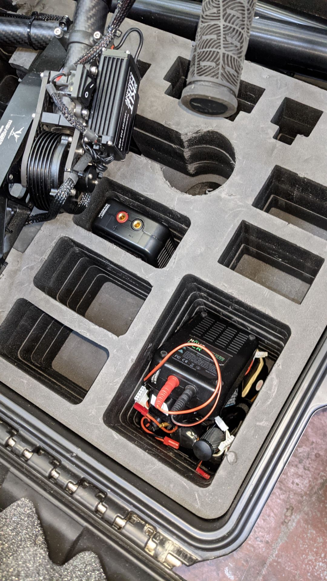 Freefly Movi M10 gimbal system with remote control including large case designed by Cinema Oxide - Image 11 of 16