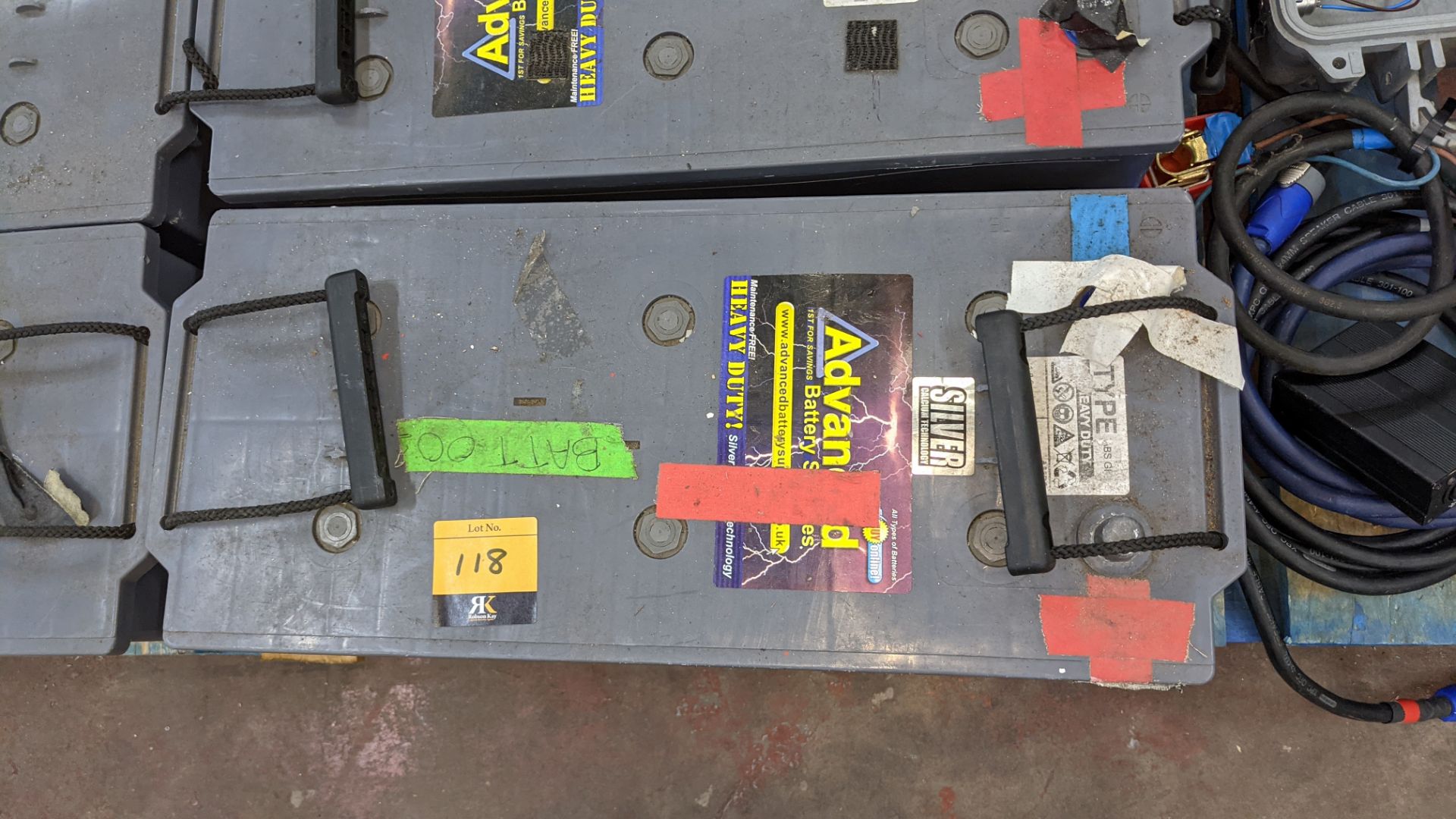 6 off large vehicle type heavy-duty batteries - Image 3 of 10