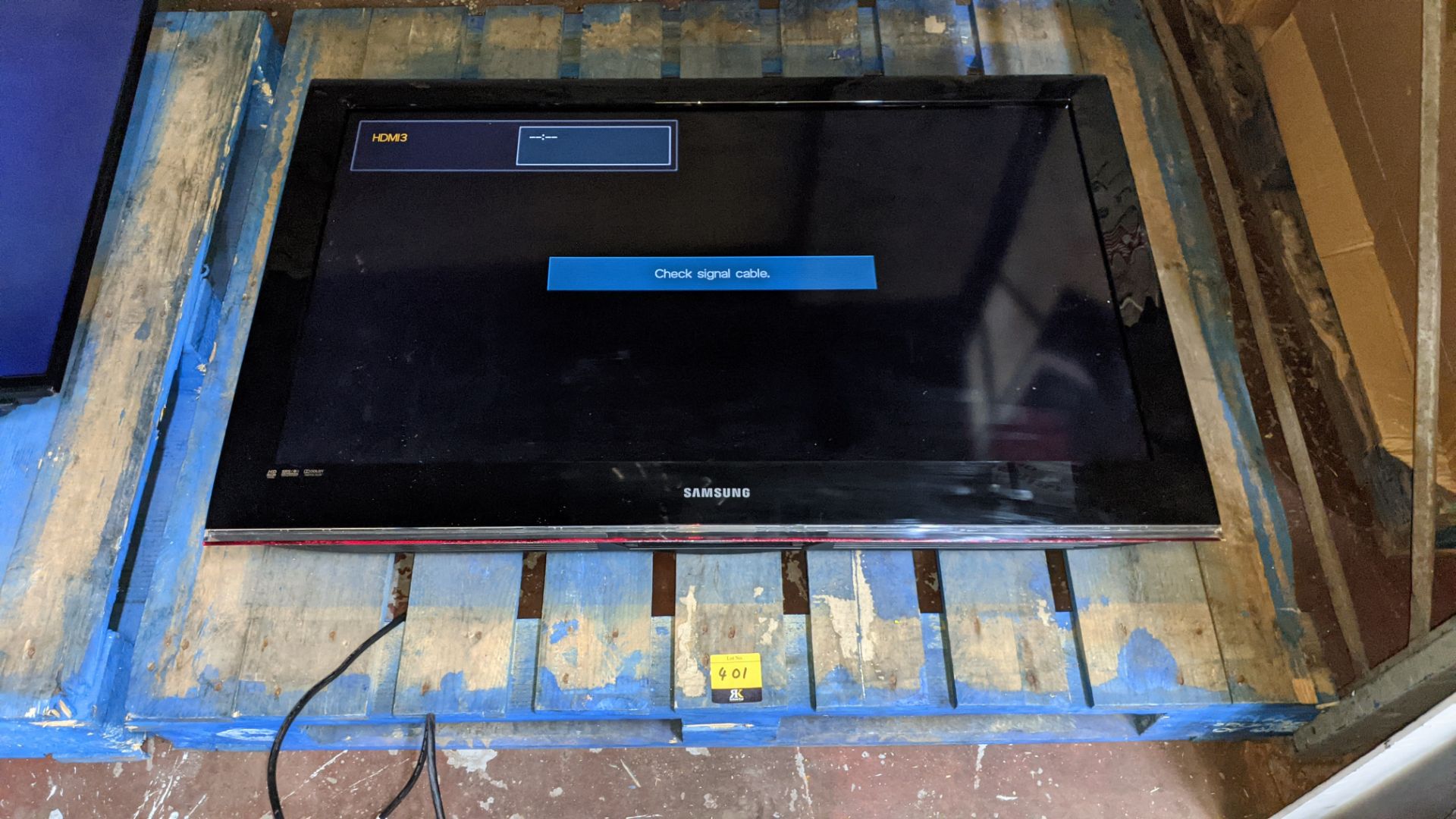 Samsung widescreen TV including remote control but no mount - Image 2 of 8