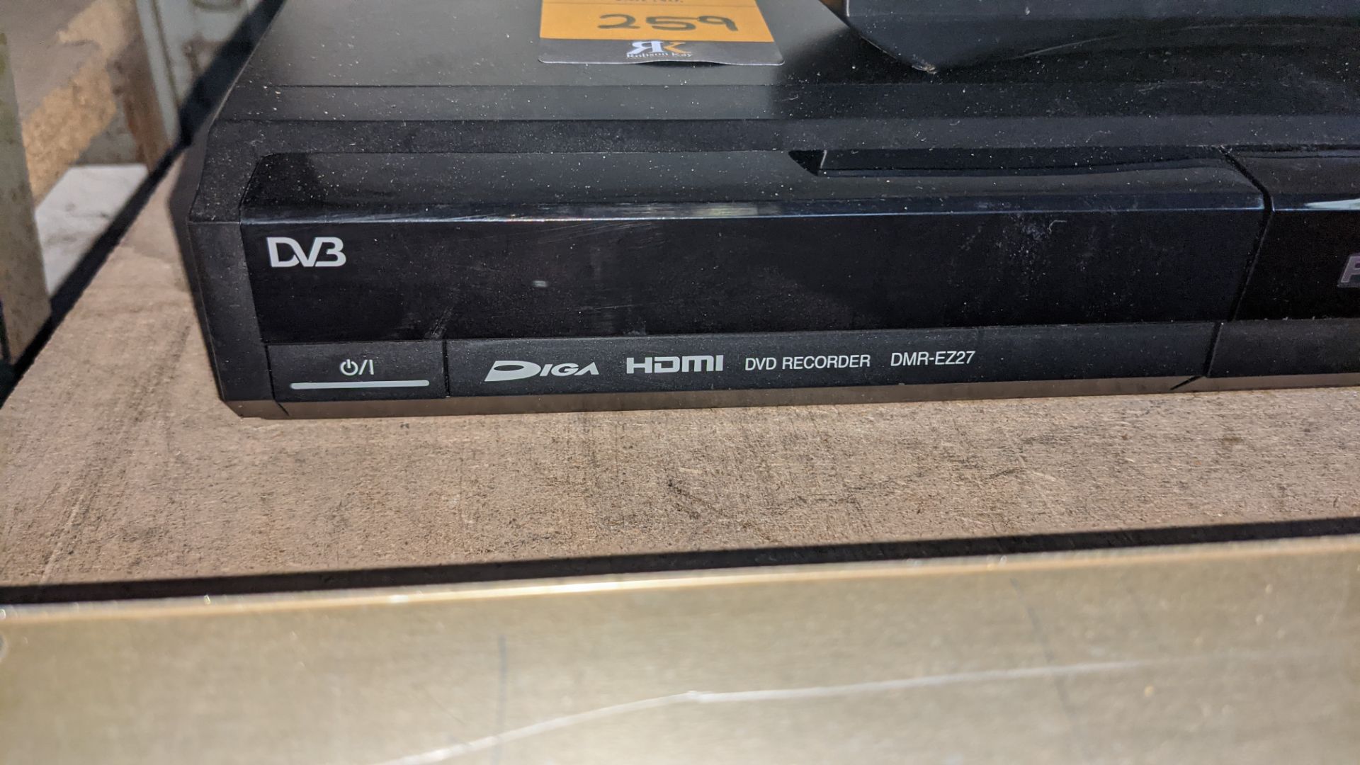 DVD recorder with remote control - Image 4 of 7